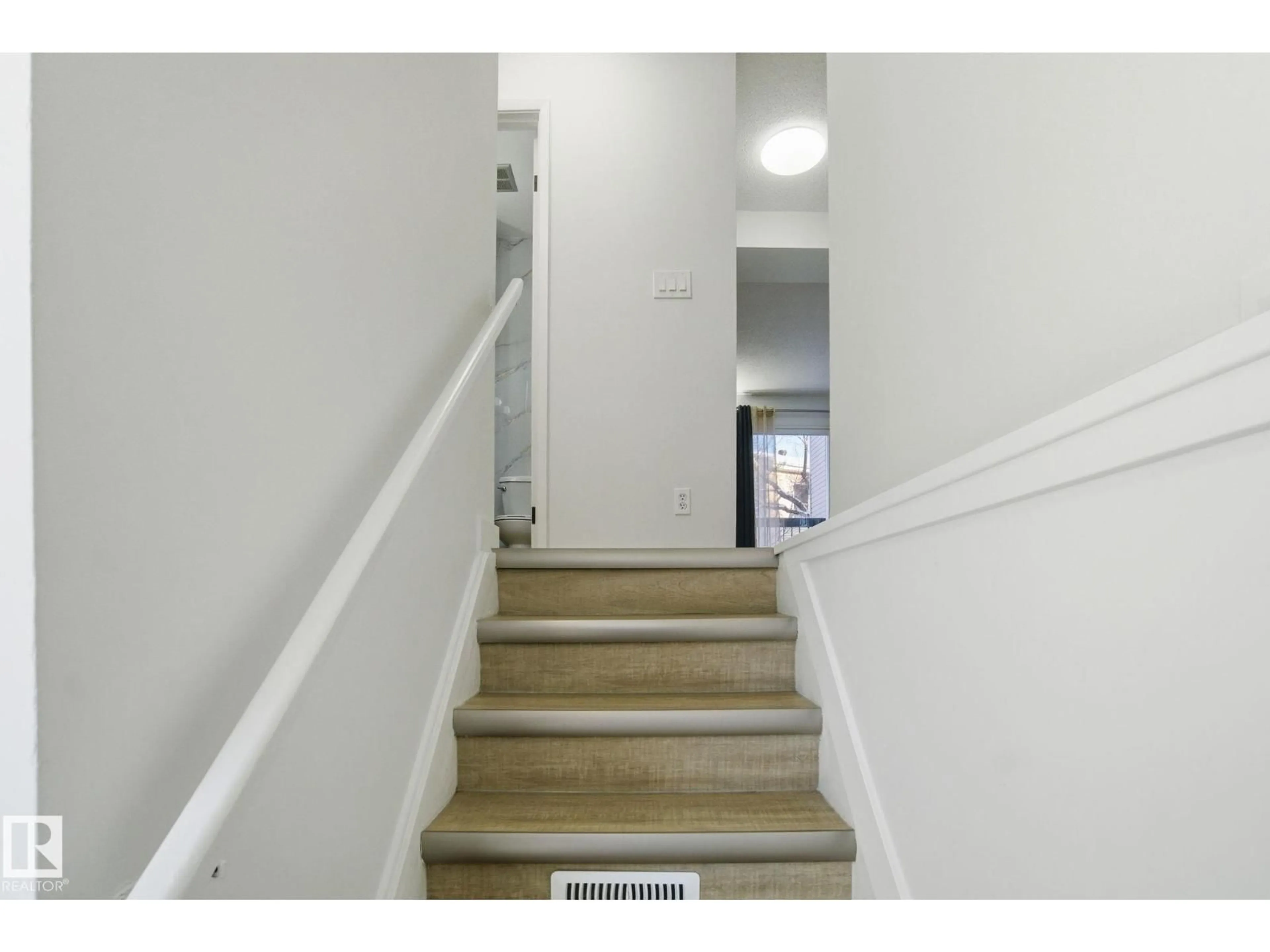 Stairs for 5538 145 AV, Edmonton Alberta T5A3R3