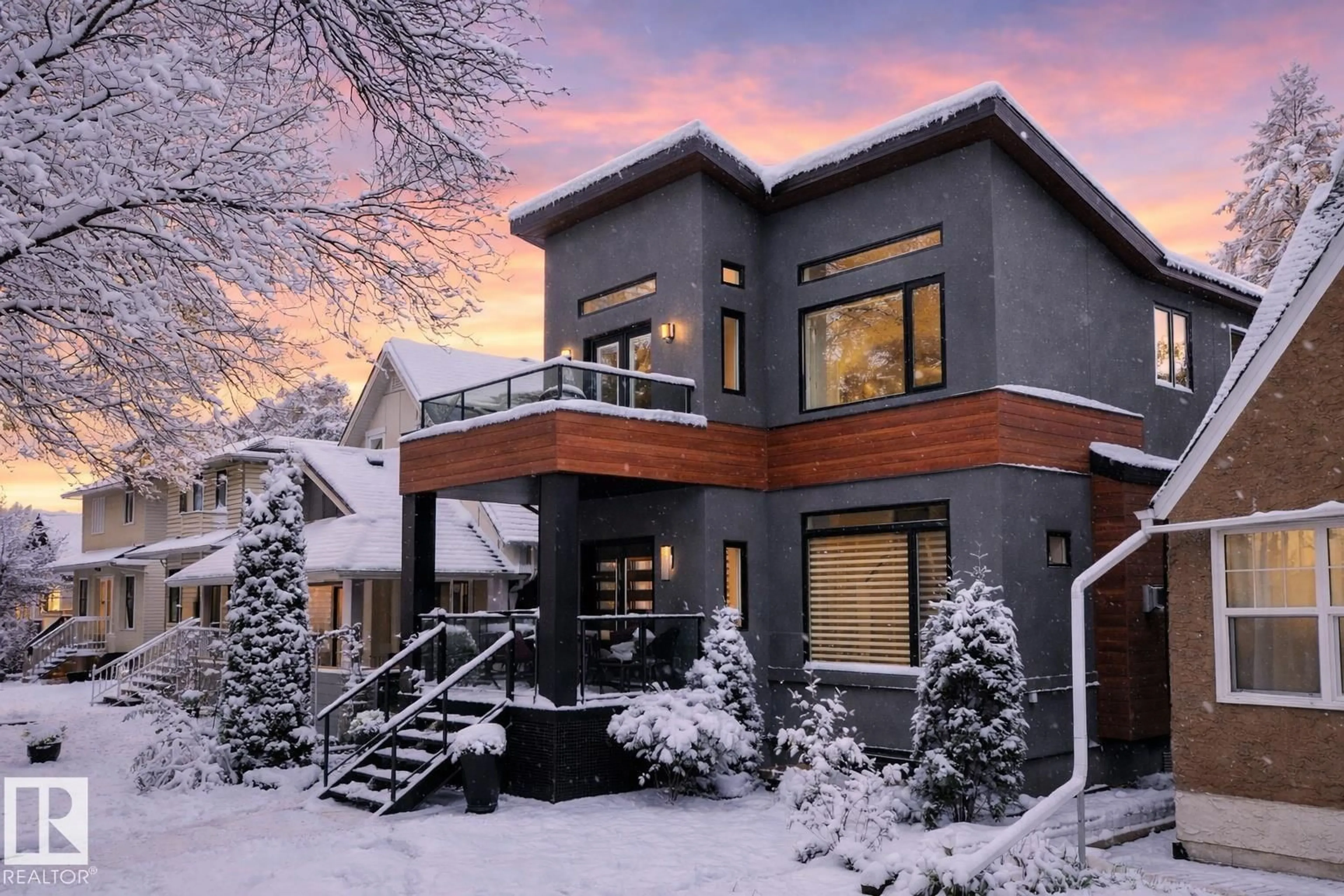 Home with brick exterior material, unknown for 11121 81 AV, Edmonton Alberta T6G0S6