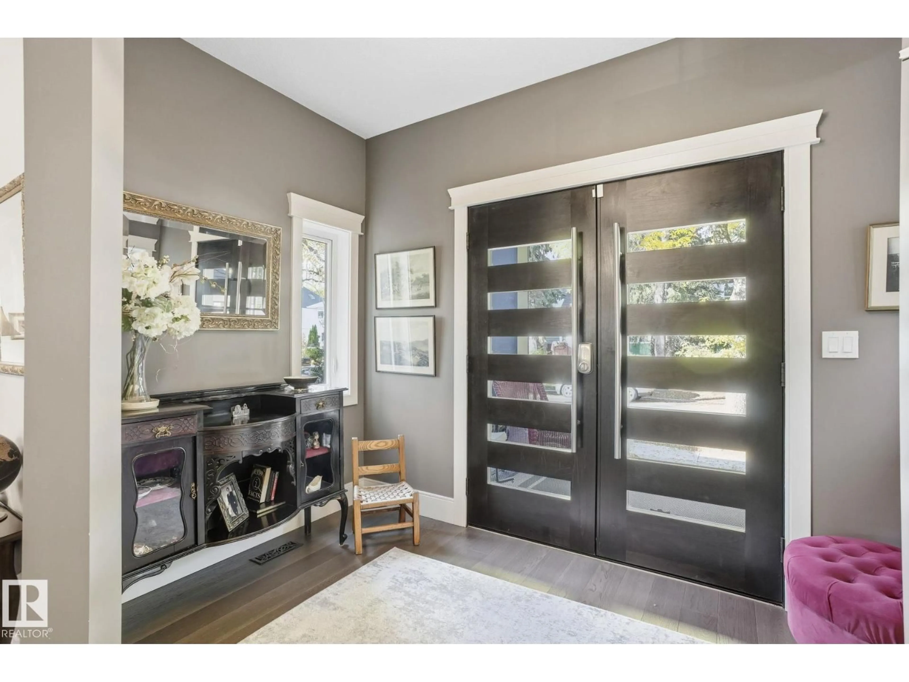 Indoor entryway for 11121 81 AV, Edmonton Alberta T6G0S6