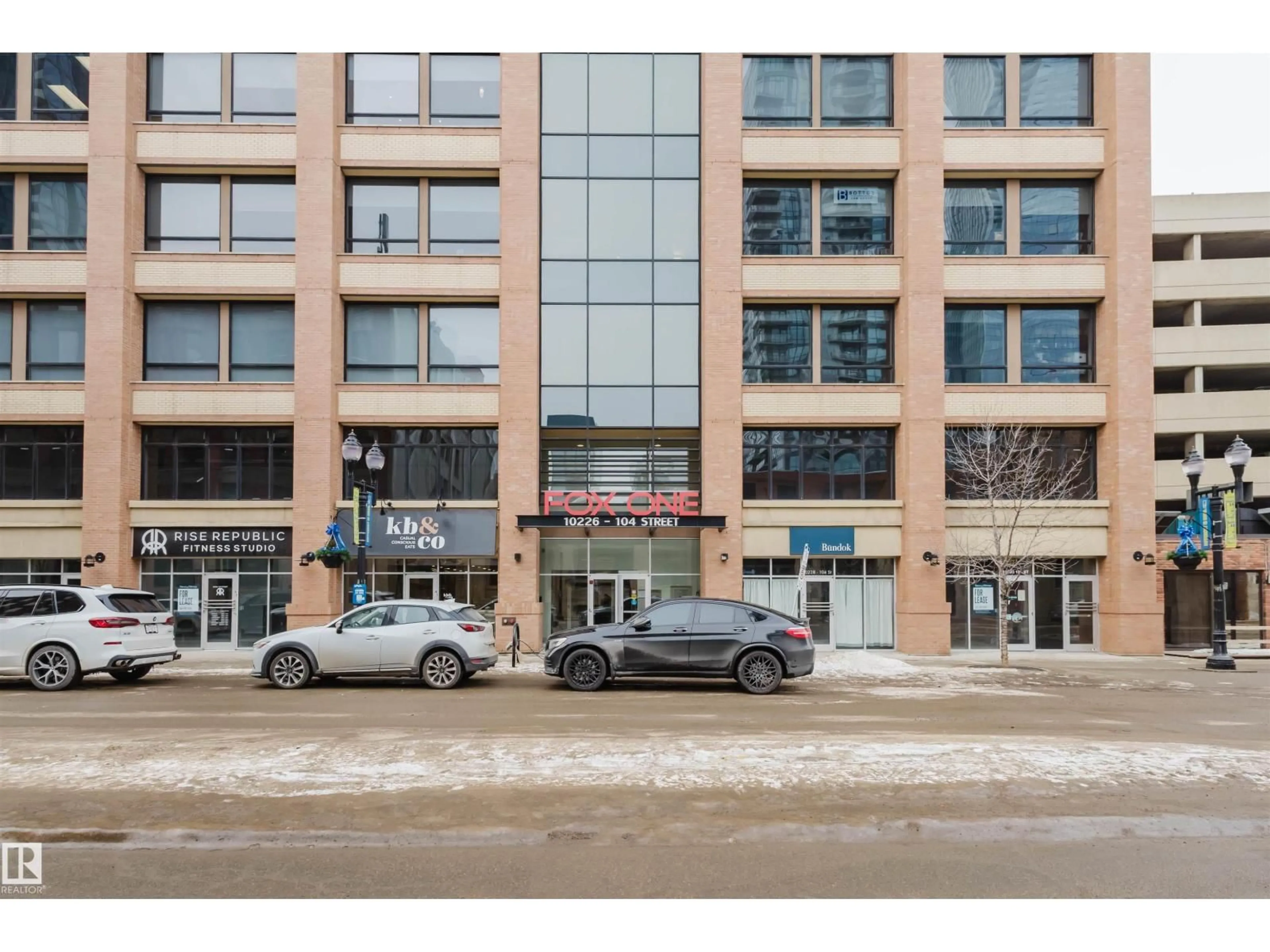 Indoor foyer for 10226 - 2207 104 ST, Edmonton Alberta T5J1B8