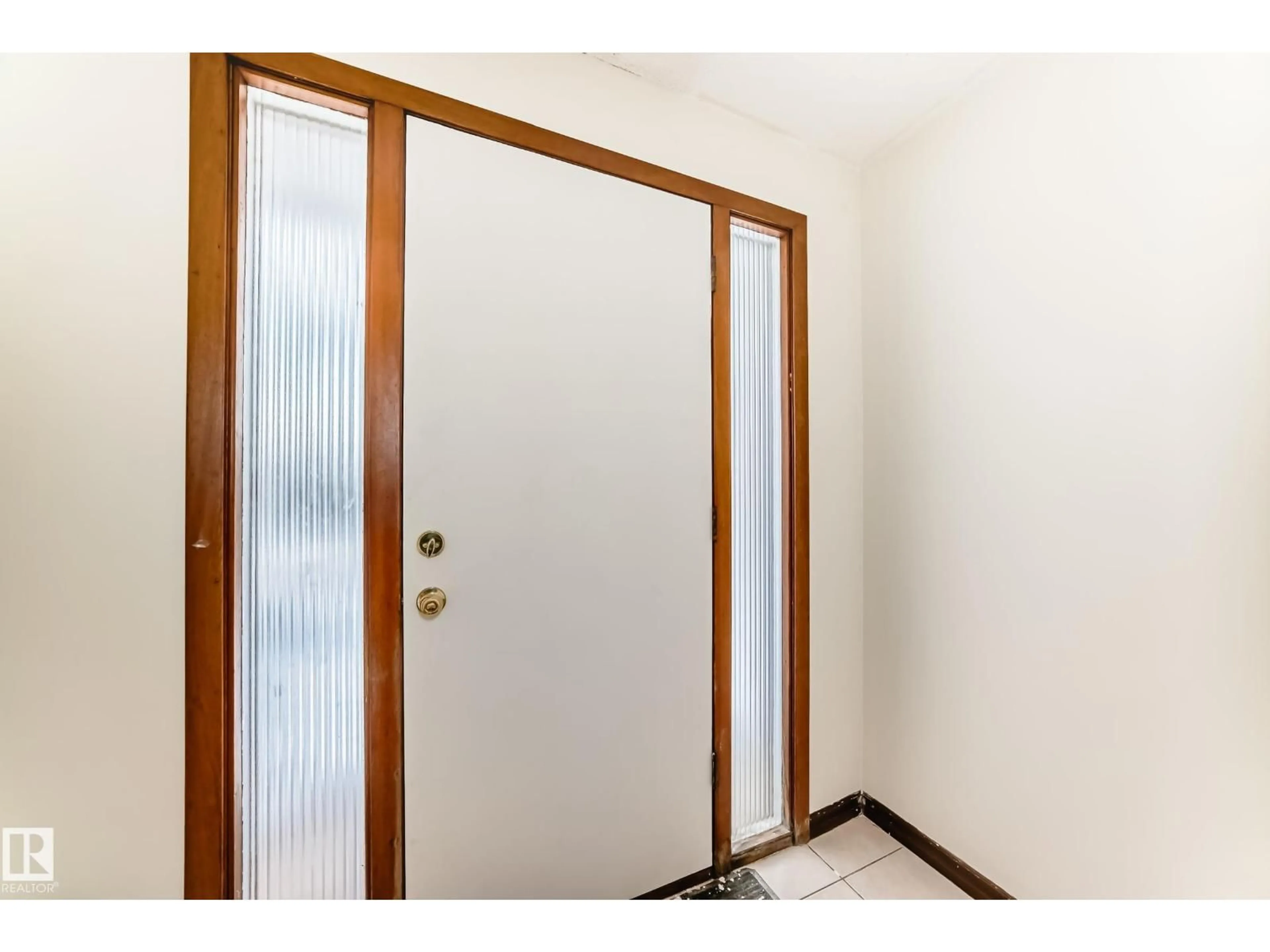 Indoor entryway for 12028 87 ST, Edmonton Alberta T5E3N5