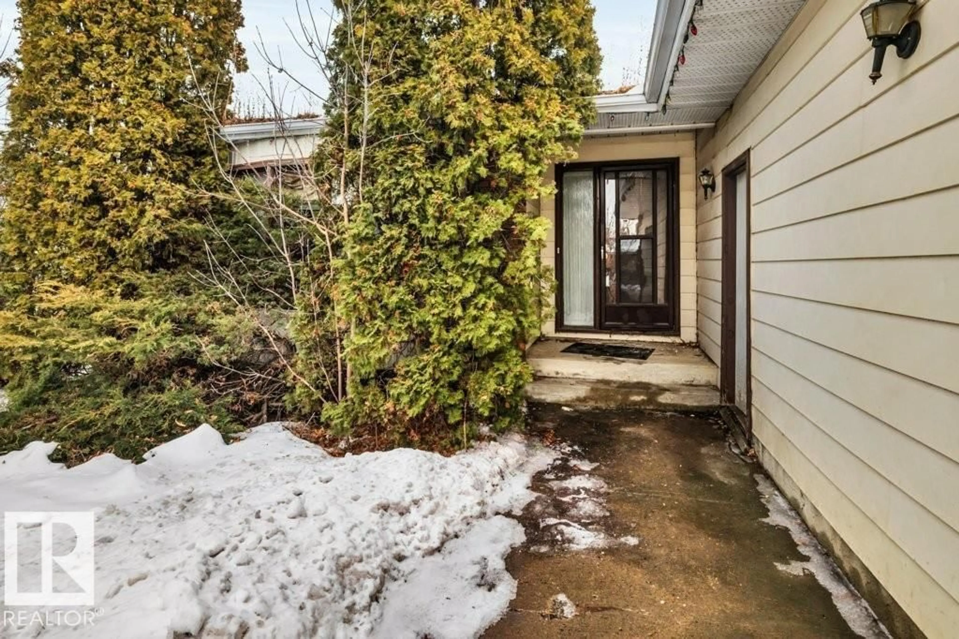 Indoor entryway for NW - 3721 103B ST, Edmonton Alberta T6J2X8