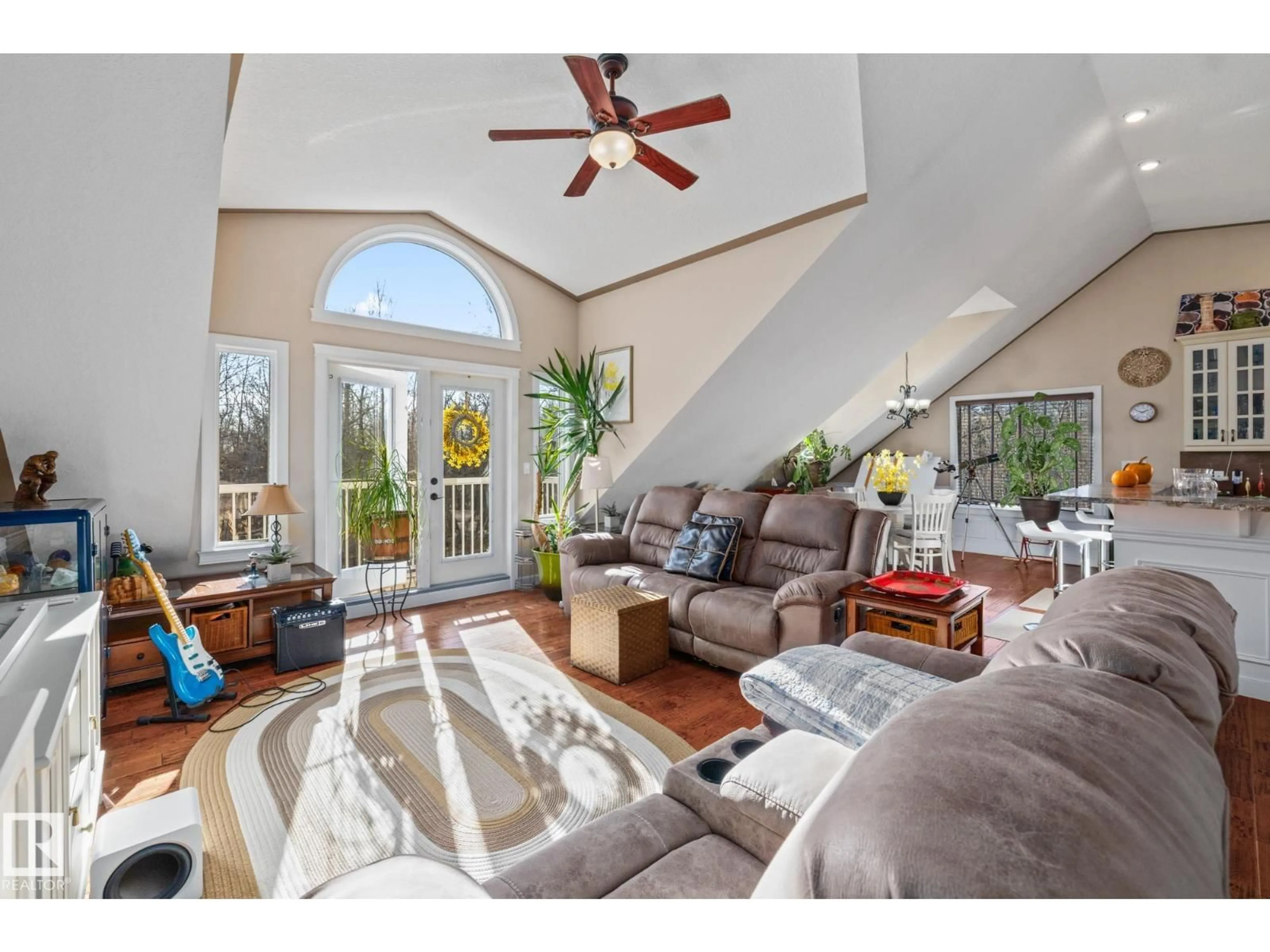 Living room with furniture, unknown for 53320 - 231 RGE ROAD 30, Rural Parkland County Alberta T7Y0E2