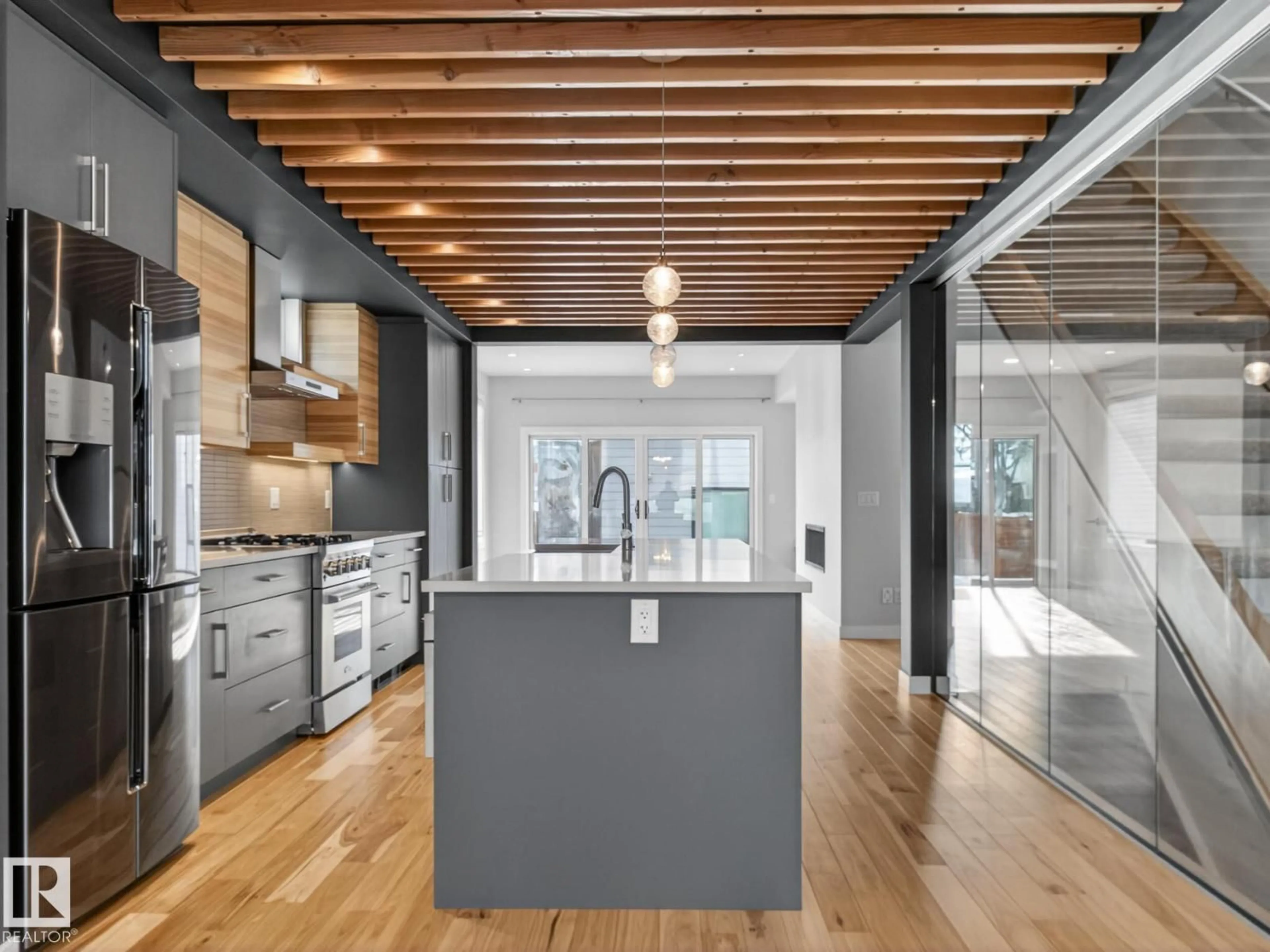 Contemporary kitchen, unknown for 9803 74 AV, Edmonton Alberta T6E1G1