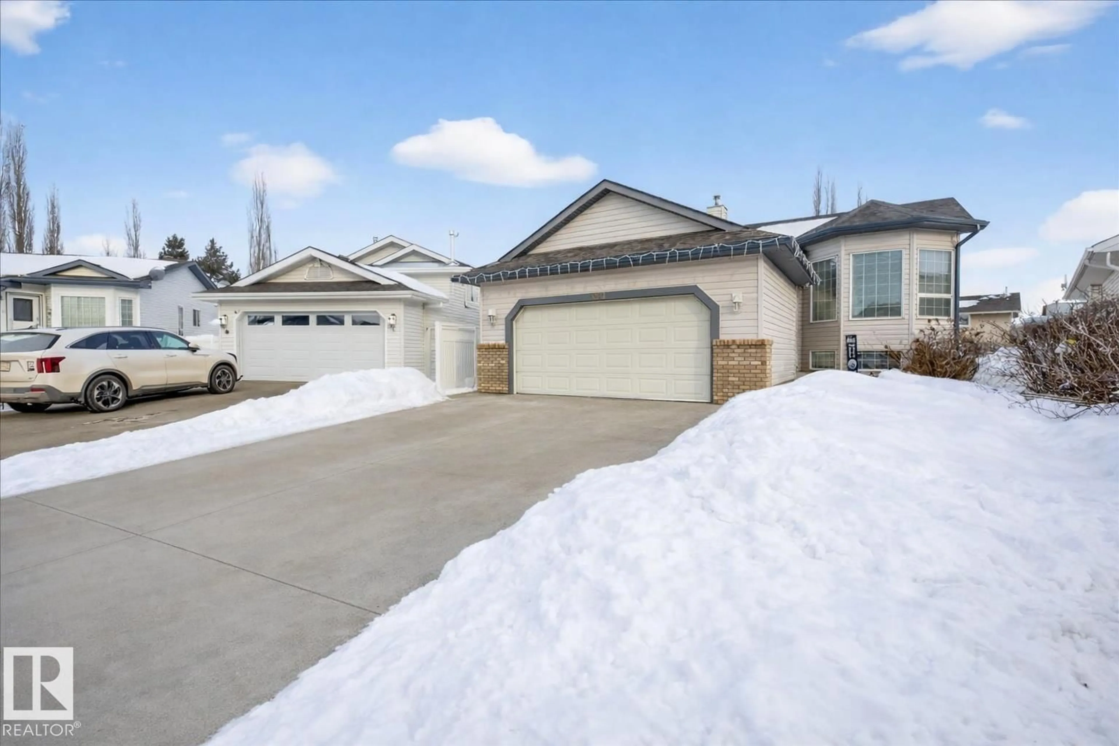 Unknown for 3947 52 ST, Gibbons Alberta T0A1N0