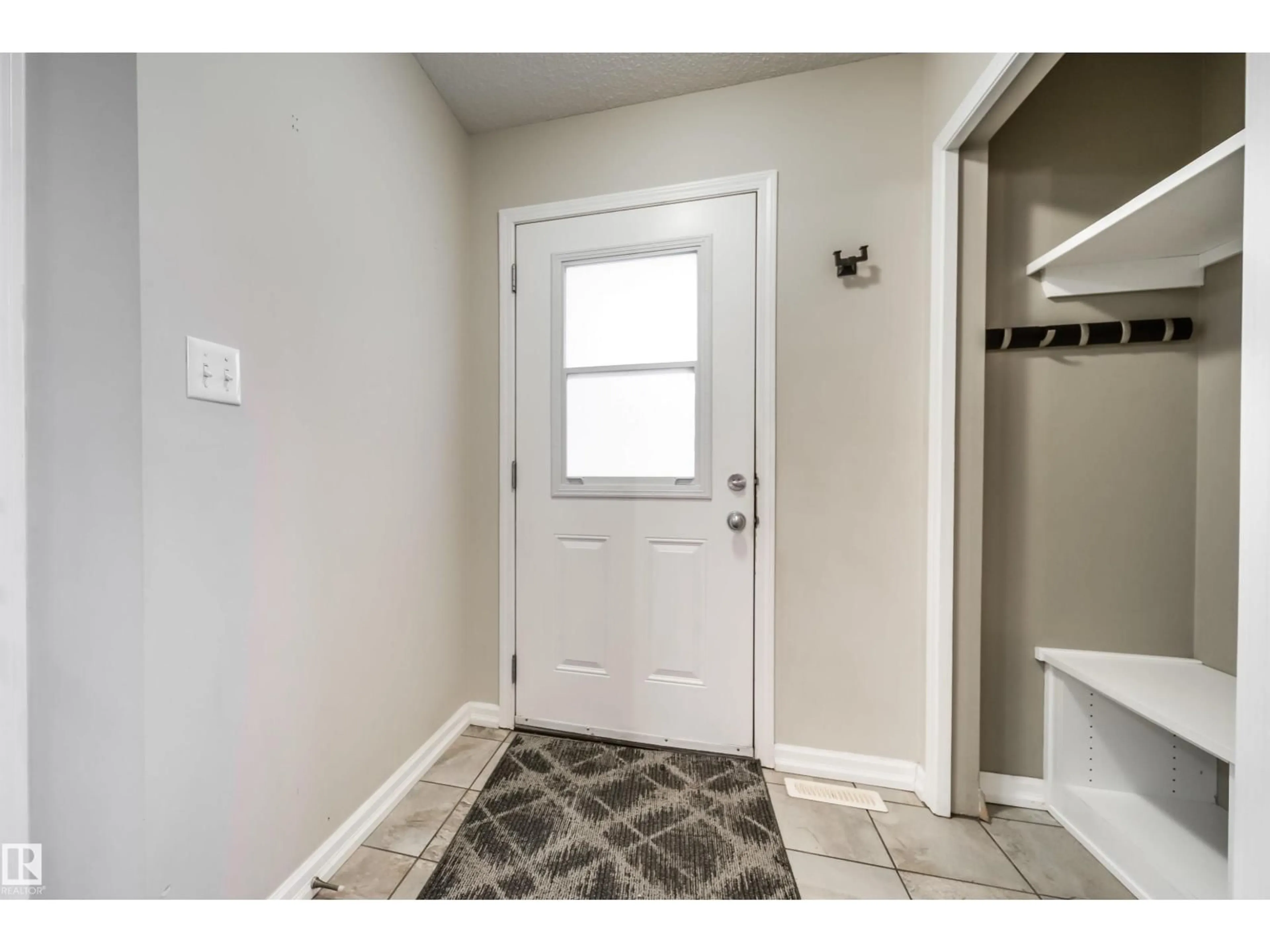Indoor entryway for 5101 - 46 SOLEIL BV, Beaumont Alberta T4X0E3