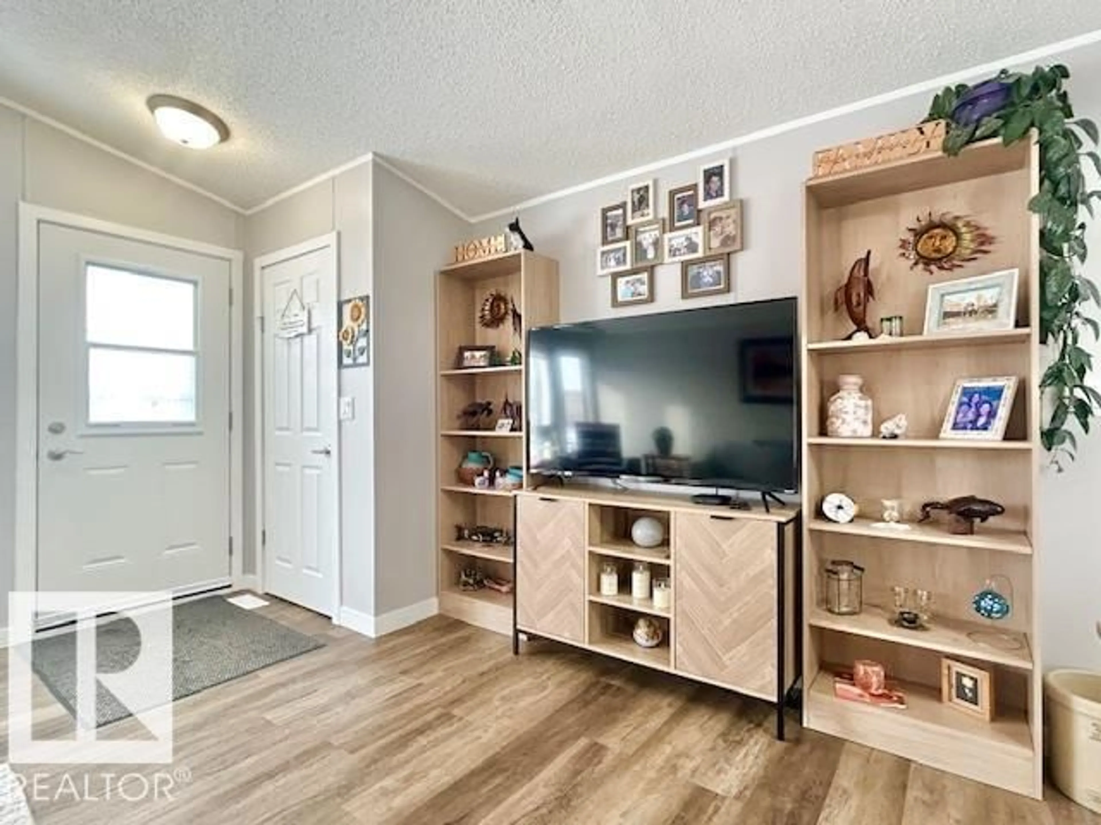Indoor entryway for 1120 ASPEN DR, Leduc Alberta T9E8R3