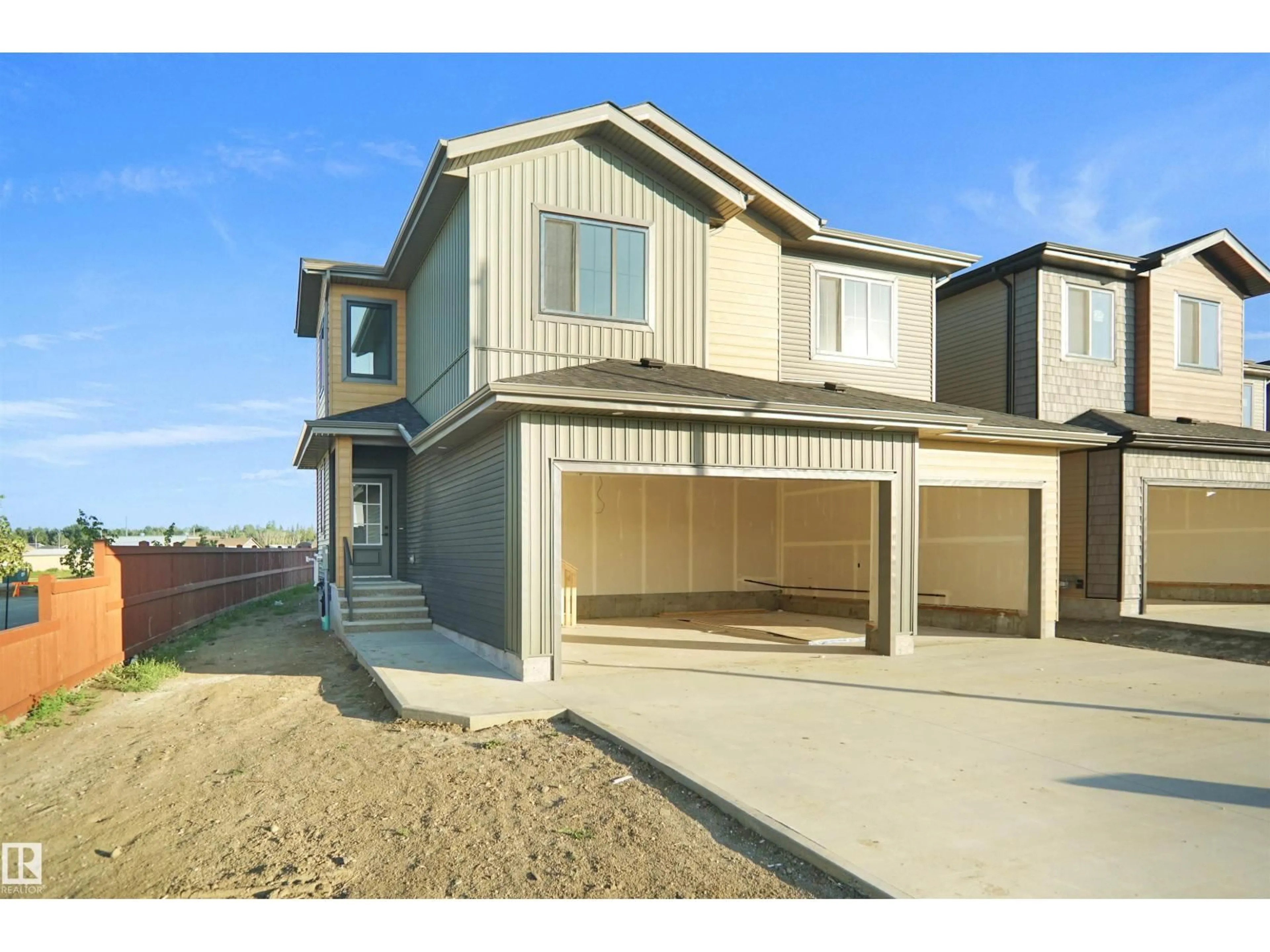 Home with vinyl exterior material, street for 27 TRILL PT, Spruce Grove Alberta T7X4E2