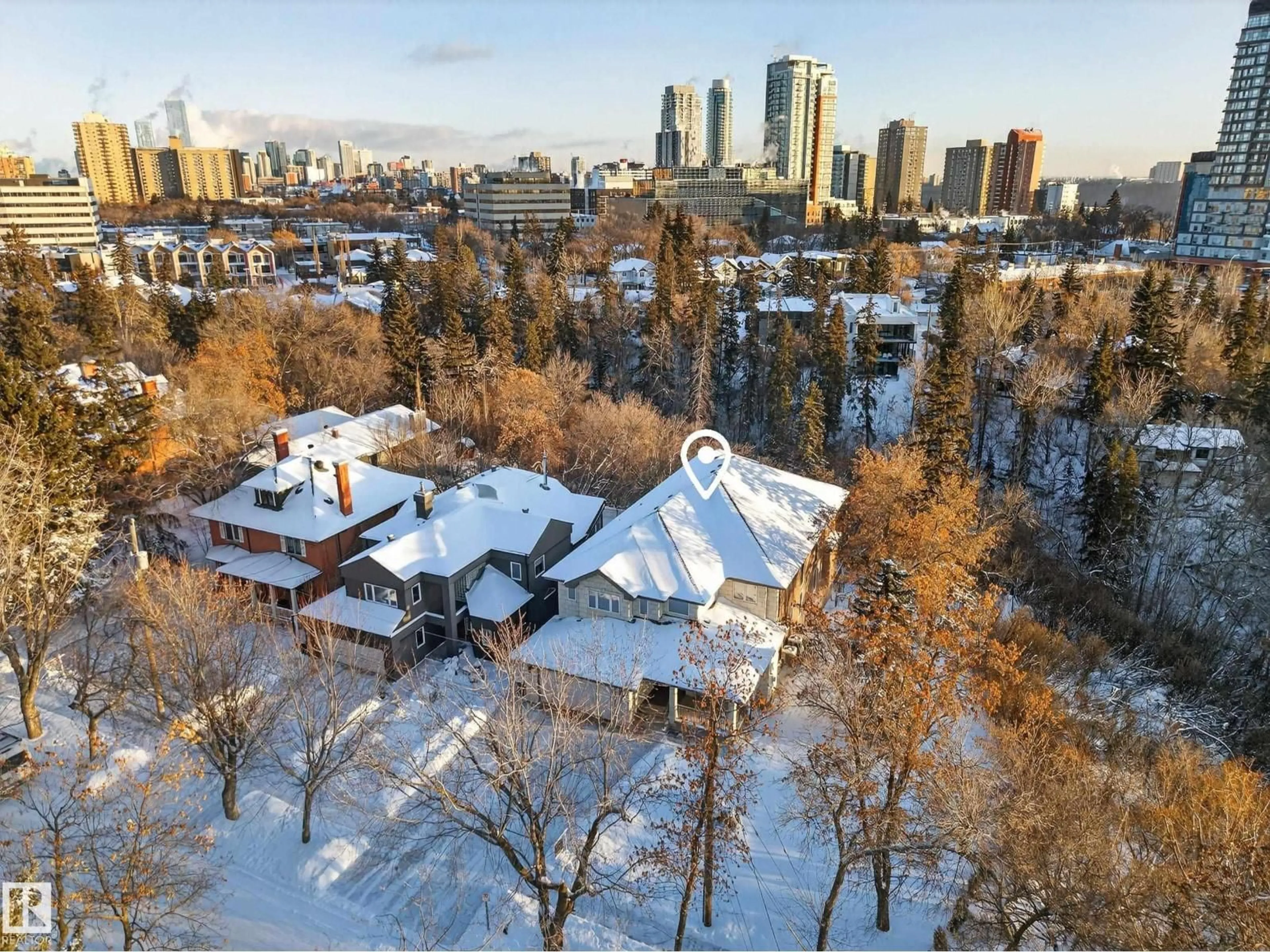 A pic from outside/outdoor area/front of a property/back of a property/a pic from drone, city buildings view from balcony for 10309 VILLA AV, Edmonton Alberta T5N3T8