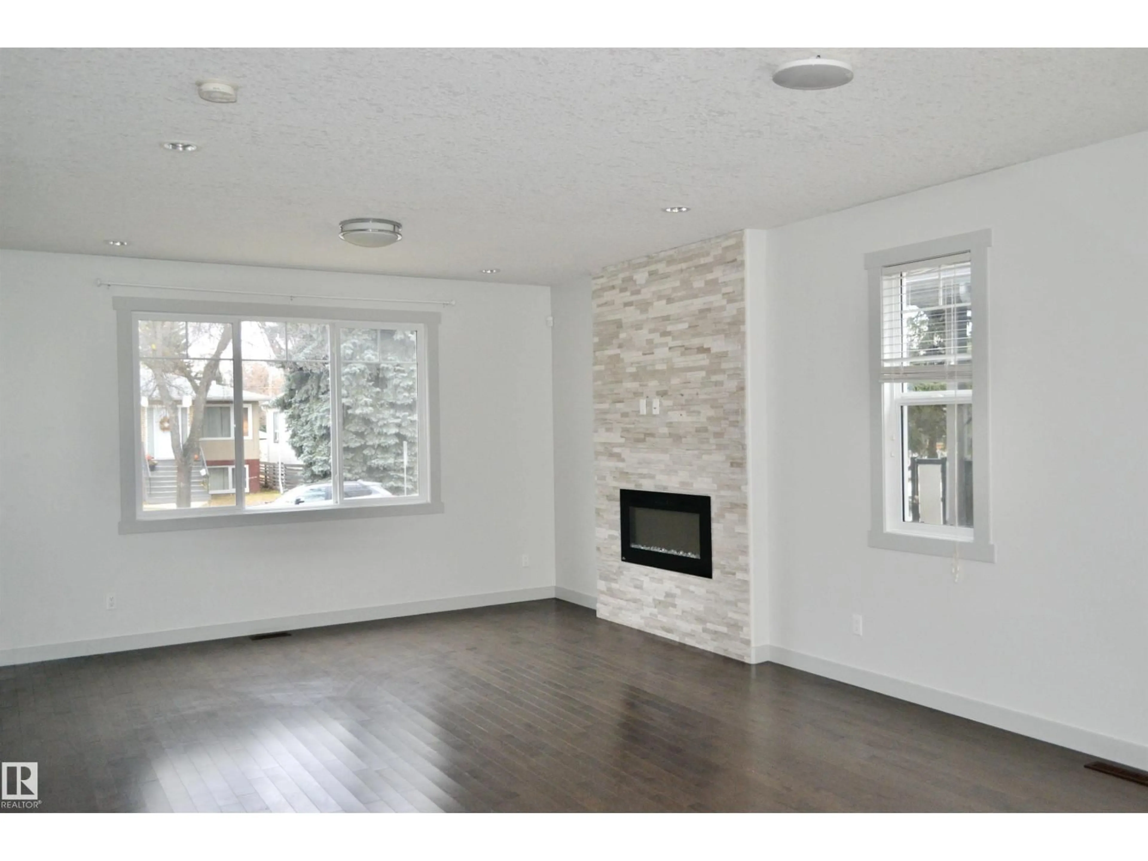 Unknown for 8950 81 AV, Edmonton Alberta T6C0W8