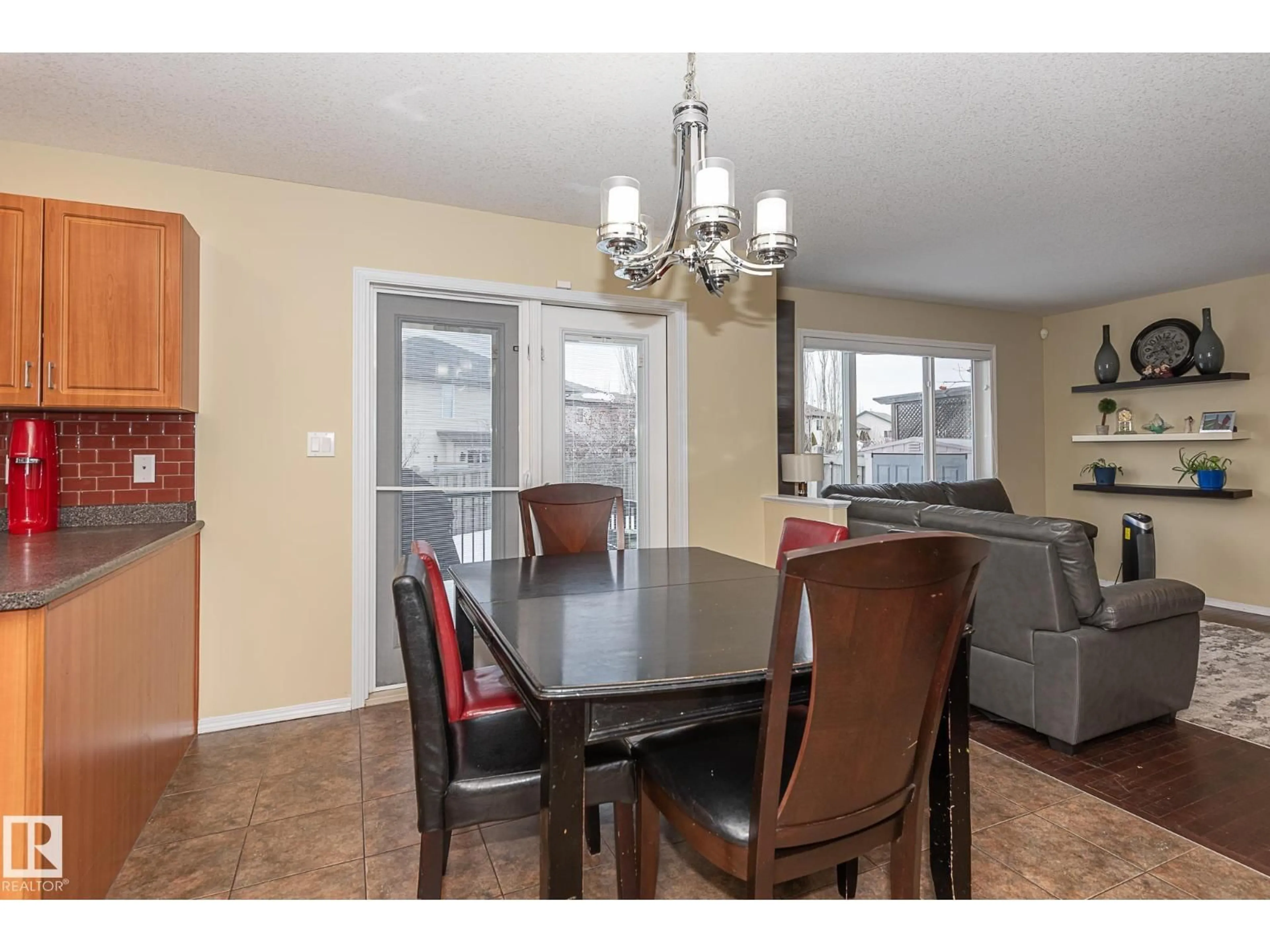 Dining room, unknown for 20628 49 AV, Edmonton Alberta T6M0C4