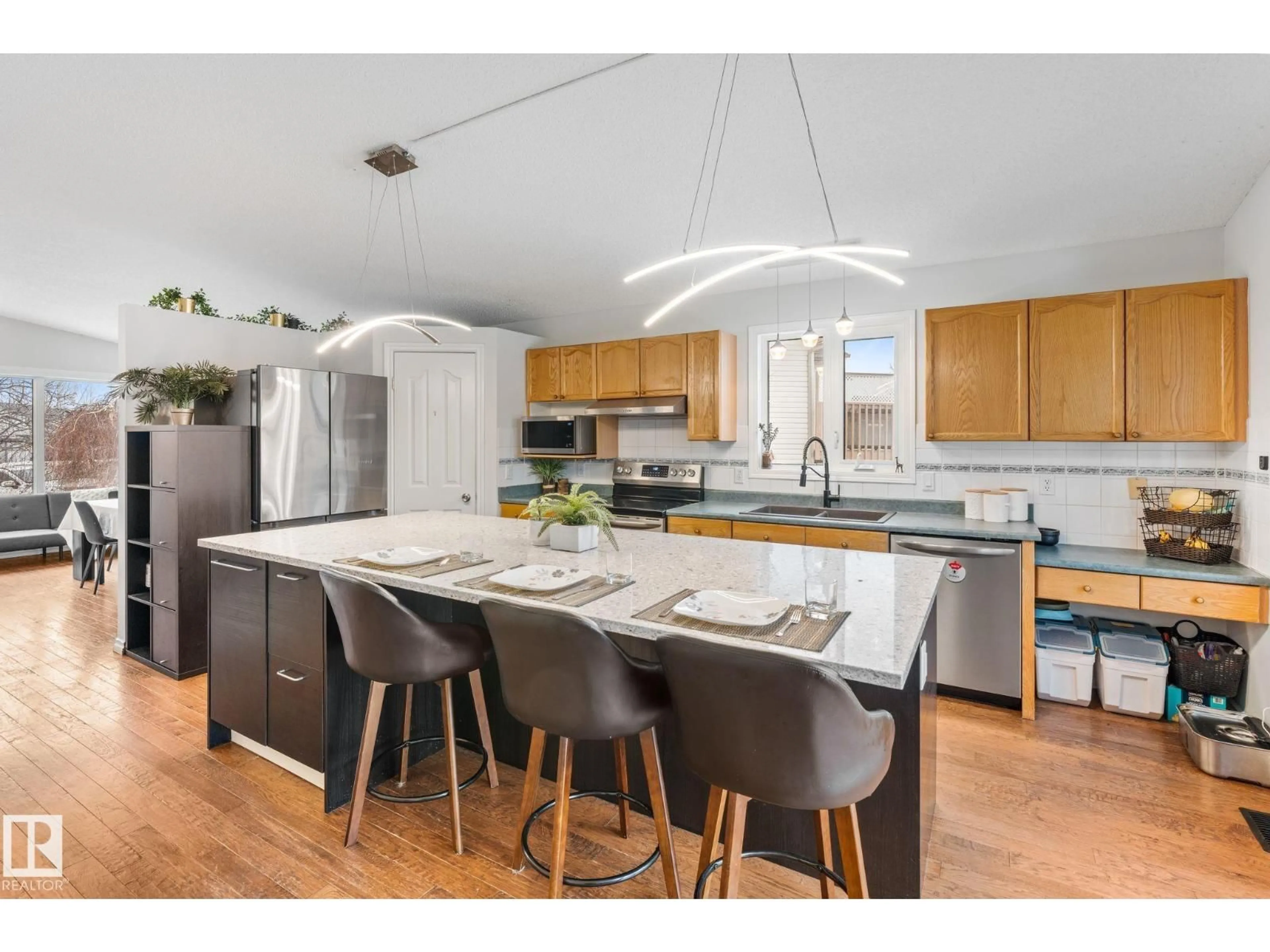 Open concept kitchen, unknown for 94 DAWSON DR, Sherwood Park Alberta T8H2B1