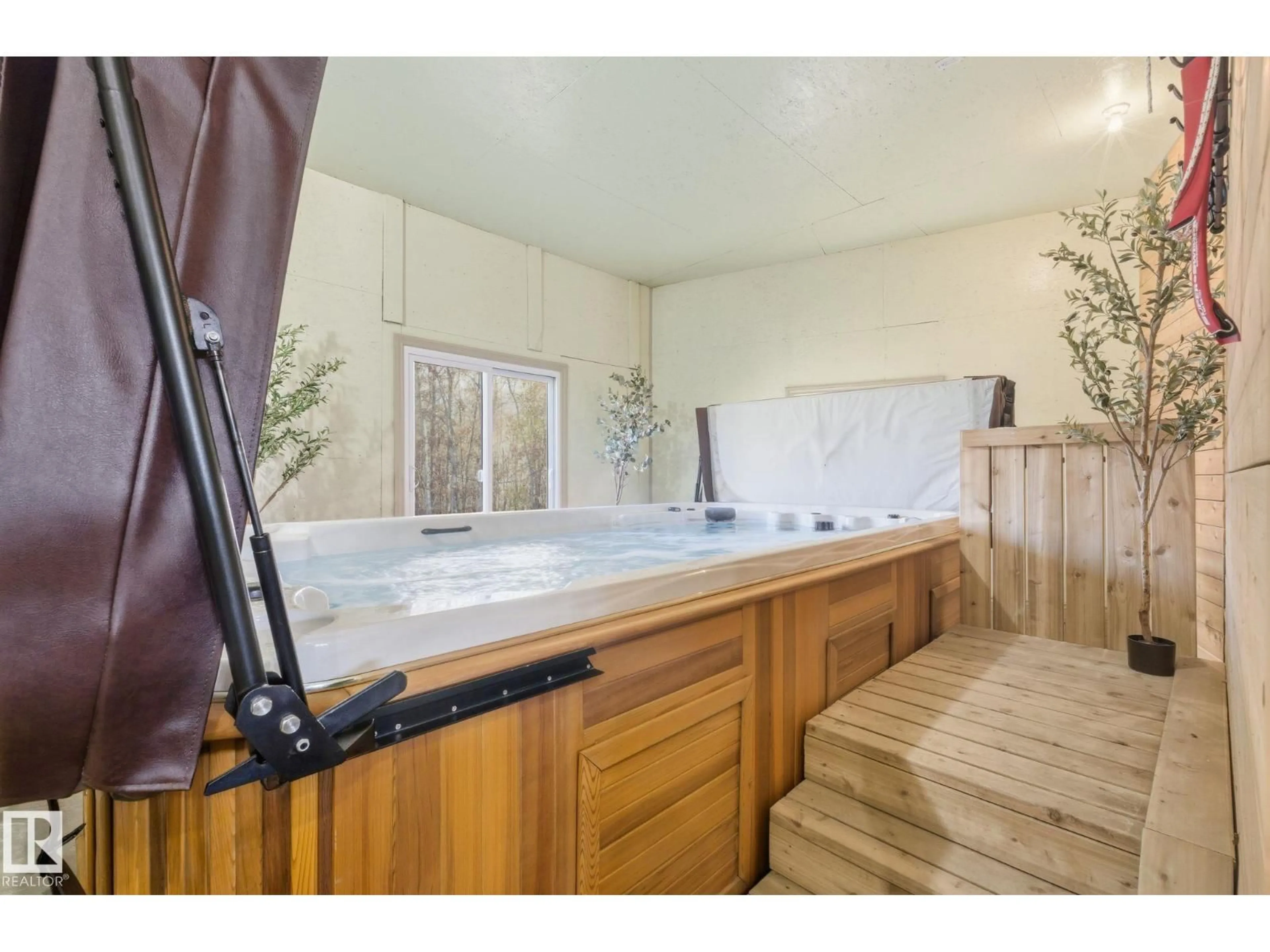 Unknown for 22516 TWP ROAD 572, Rural Sturgeon County Alberta T0A1N5