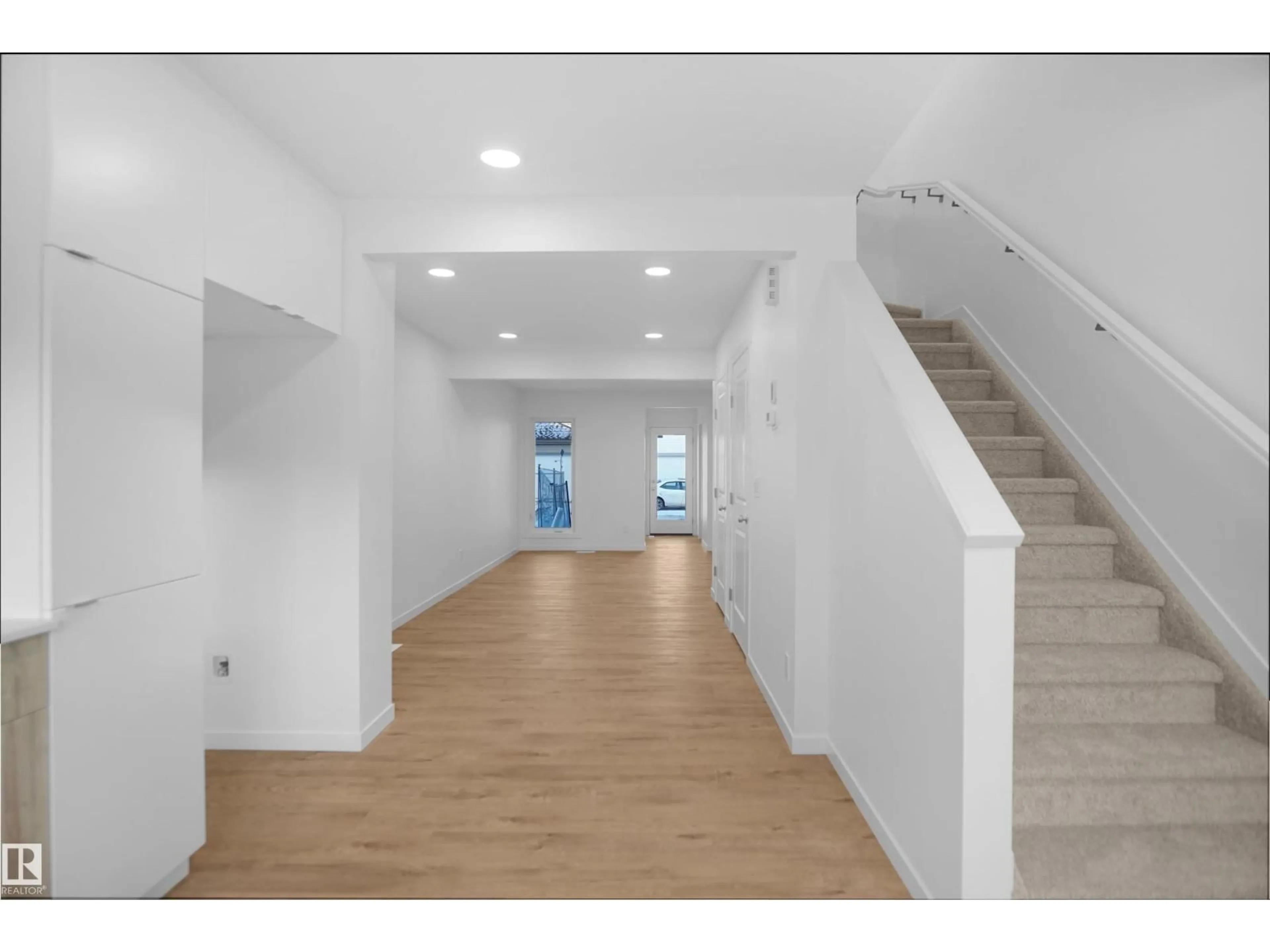 Indoor foyer for NW - 2107 210 ST, Edmonton Alberta T5S0T1