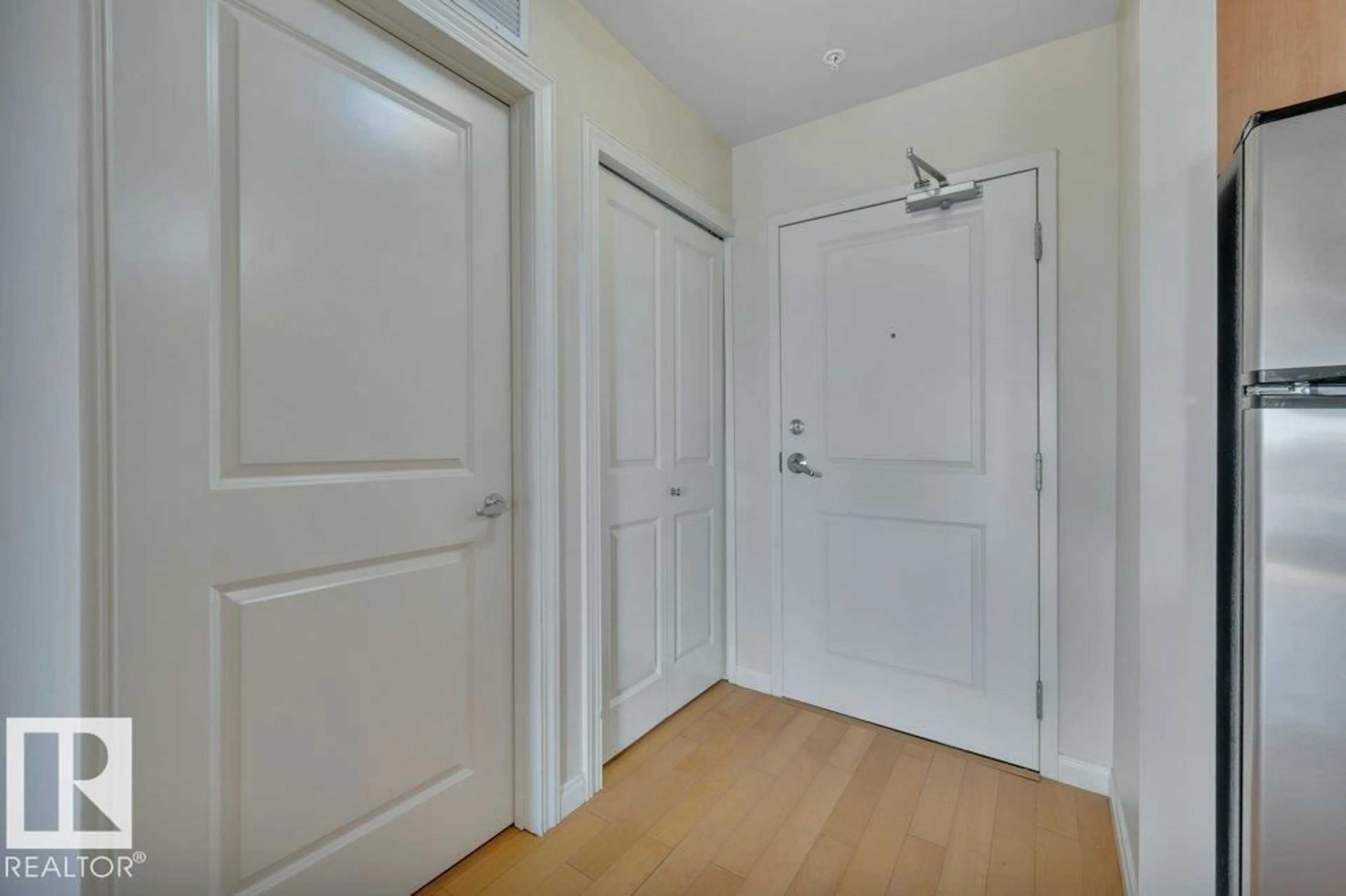 Unknown for 904 - 9819 104 ST, Edmonton Alberta T5K0Y8