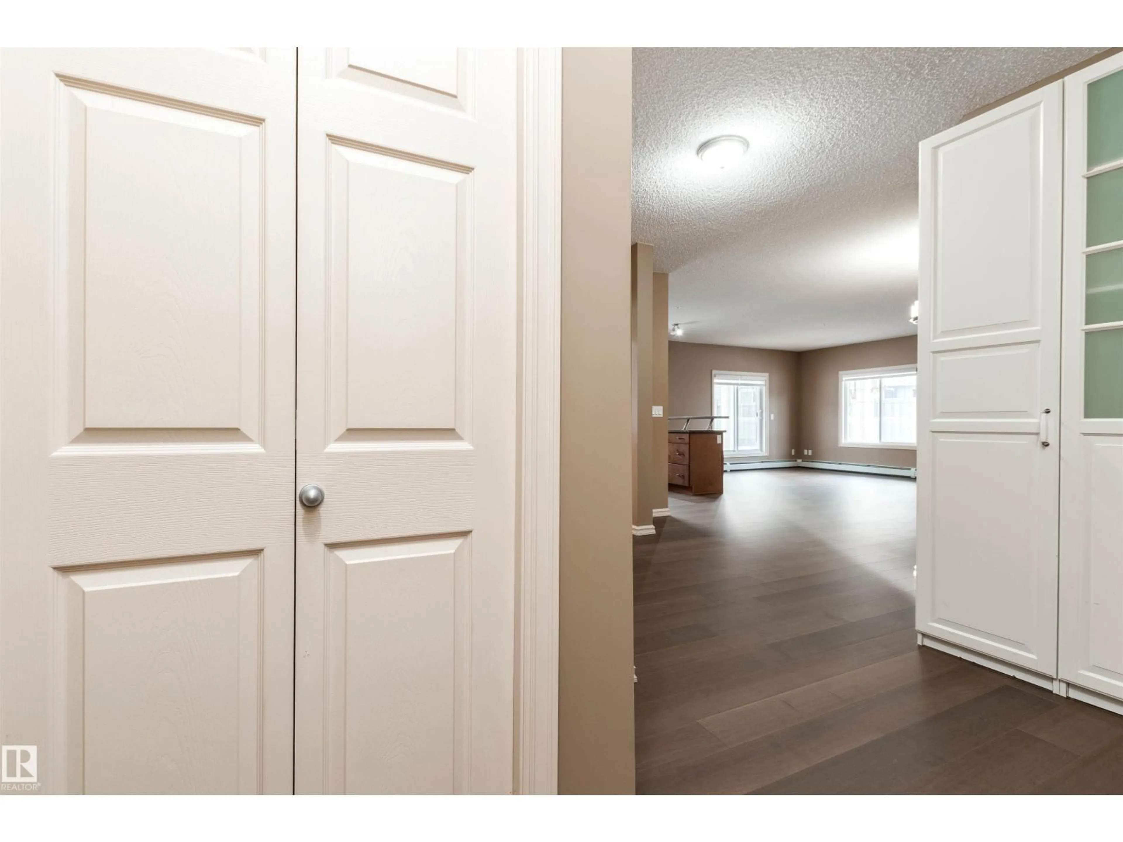Indoor entryway for #114 - 263 MACEWAN RD, Edmonton Alberta T6W0C4