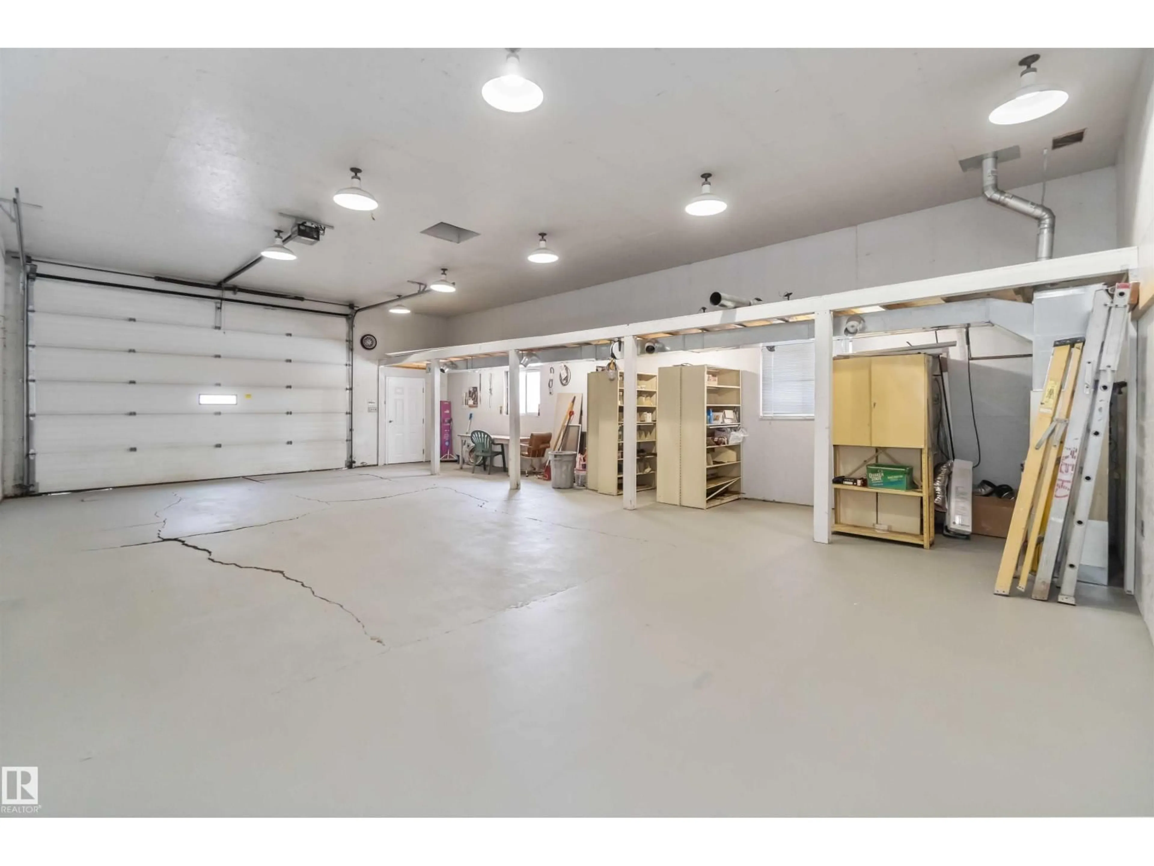 Indoor garage for 10309 167A AV, Edmonton Alberta T5X2Y8