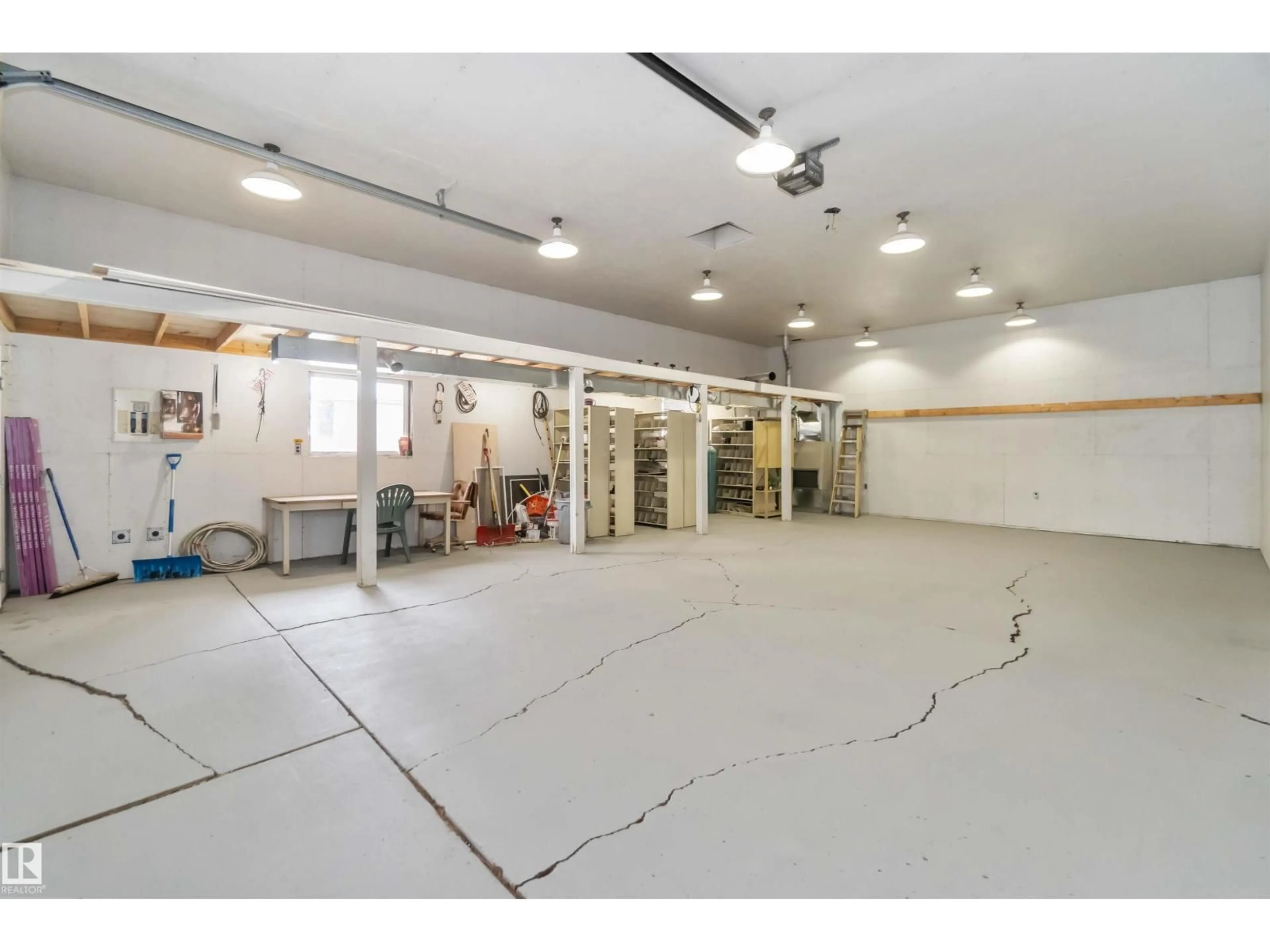 Indoor garage for 10309 167A AV, Edmonton Alberta T5X2Y8