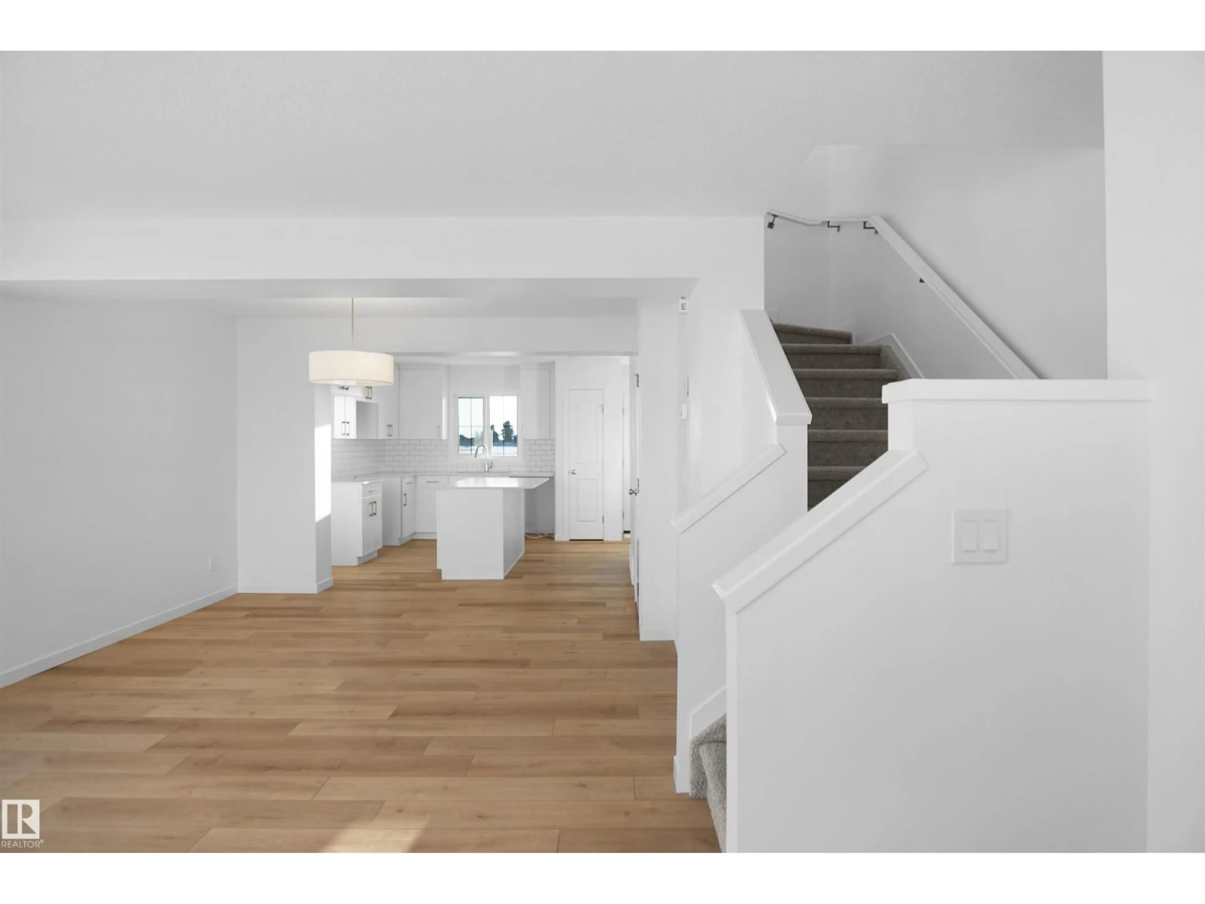 Indoor foyer for 65 SIENNA BV, Fort Saskatchewan Alberta T8L0W3