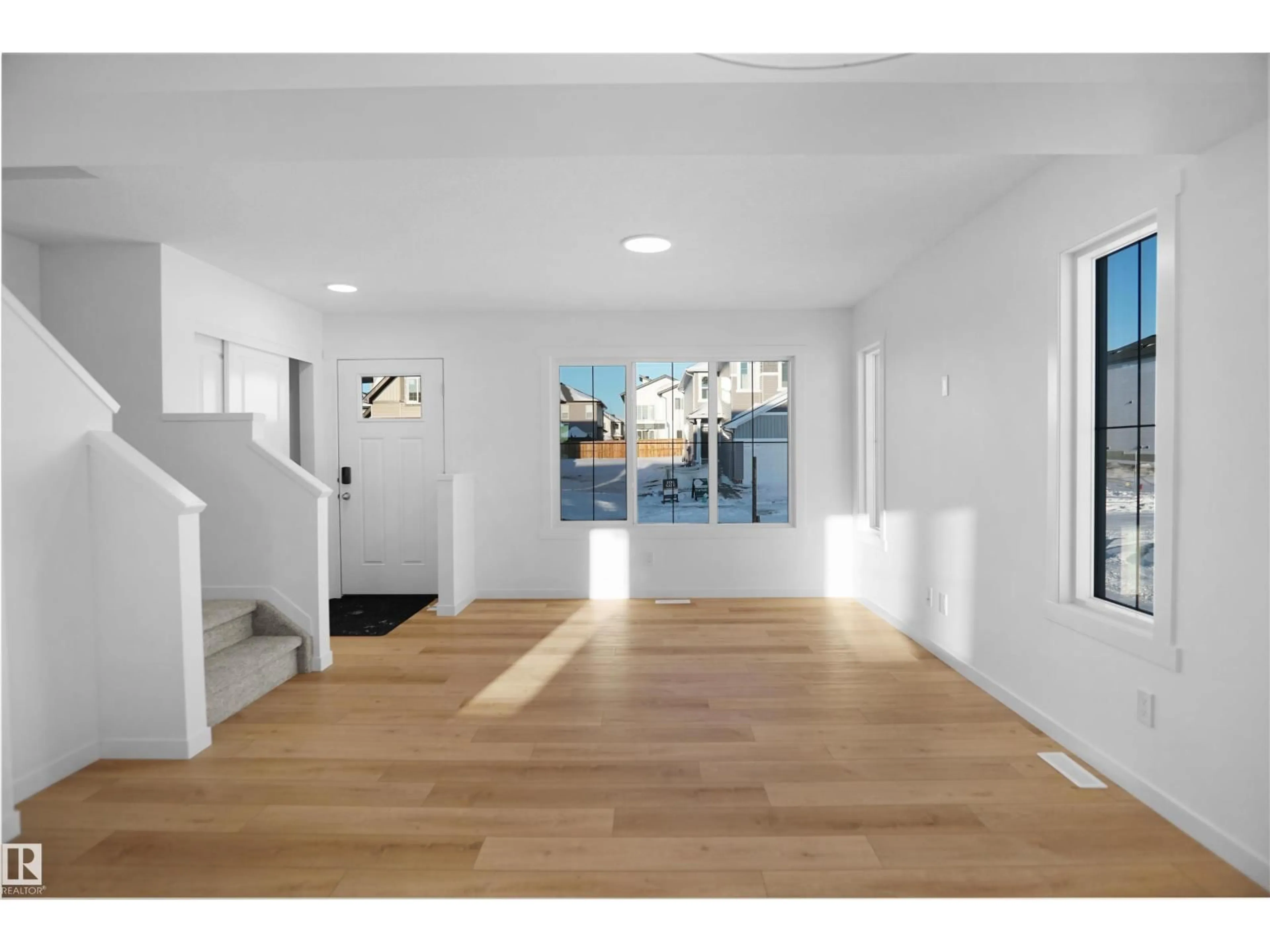 Indoor foyer for 65 SIENNA BV, Fort Saskatchewan Alberta T8L0W3