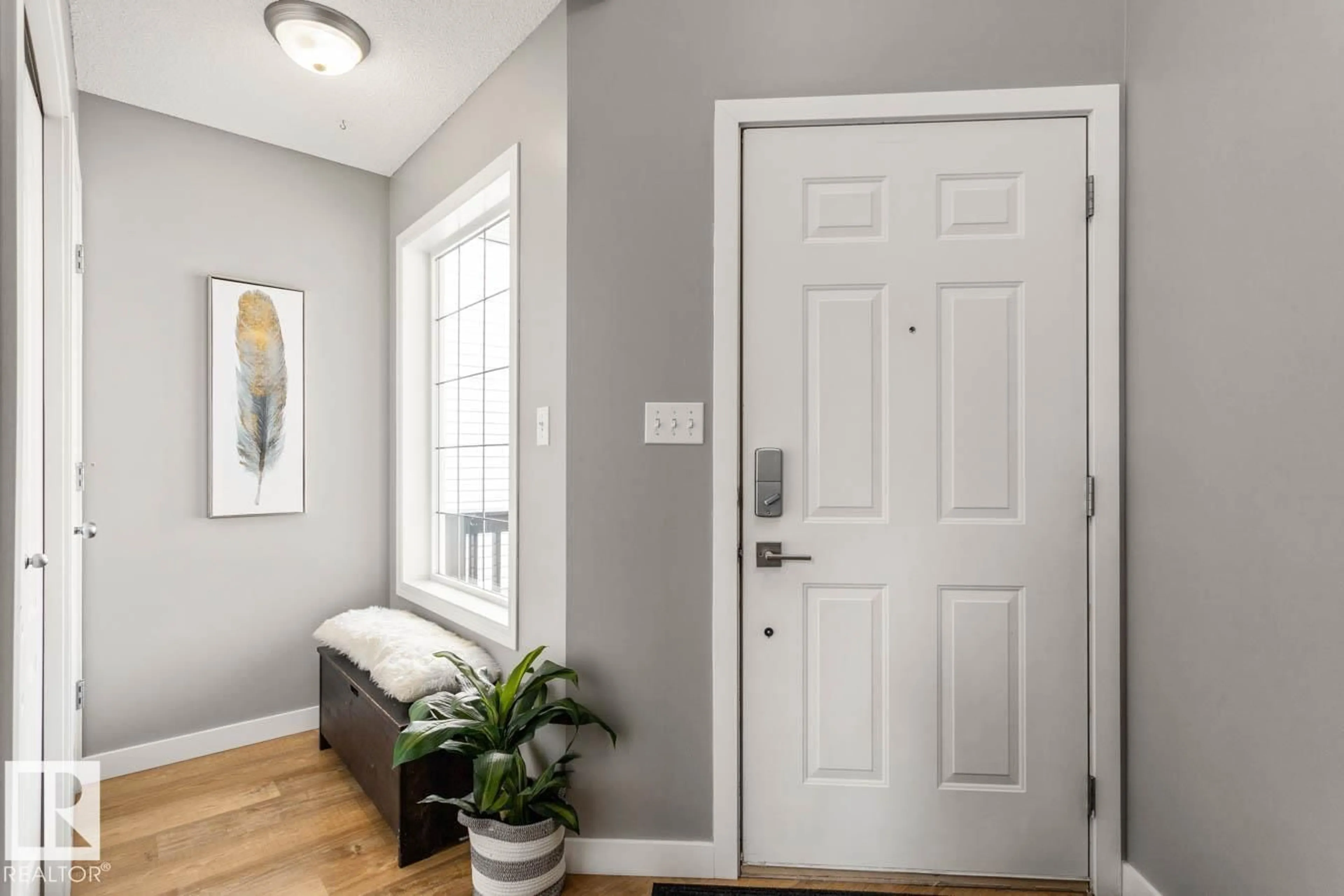 Indoor entryway for 54 HIGHGROVE CR, Sherwood Park Alberta T8A6J9