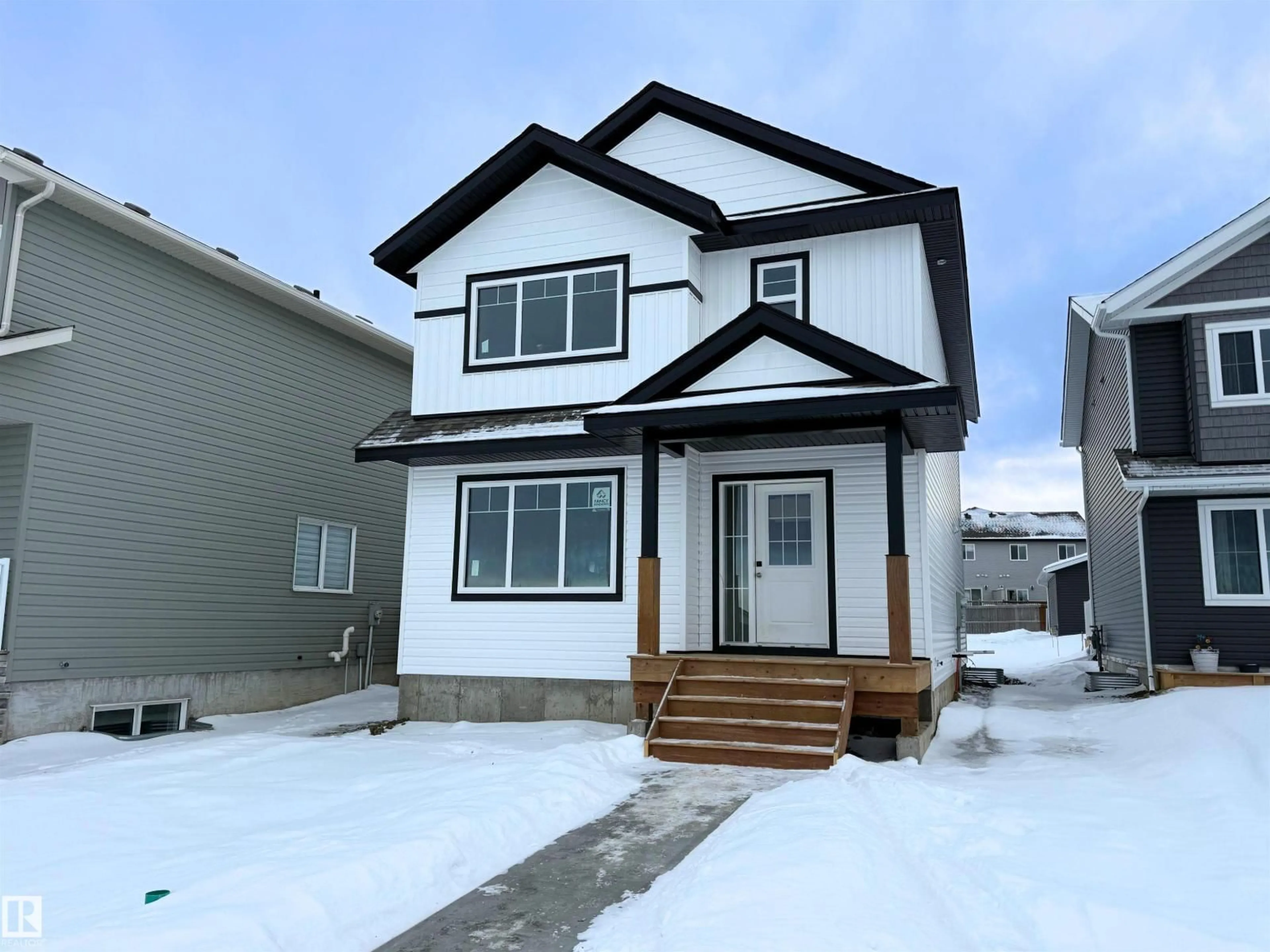 Home with vinyl exterior material, street for 4019 42 AV, Drayton Valley Alberta T7A0B5