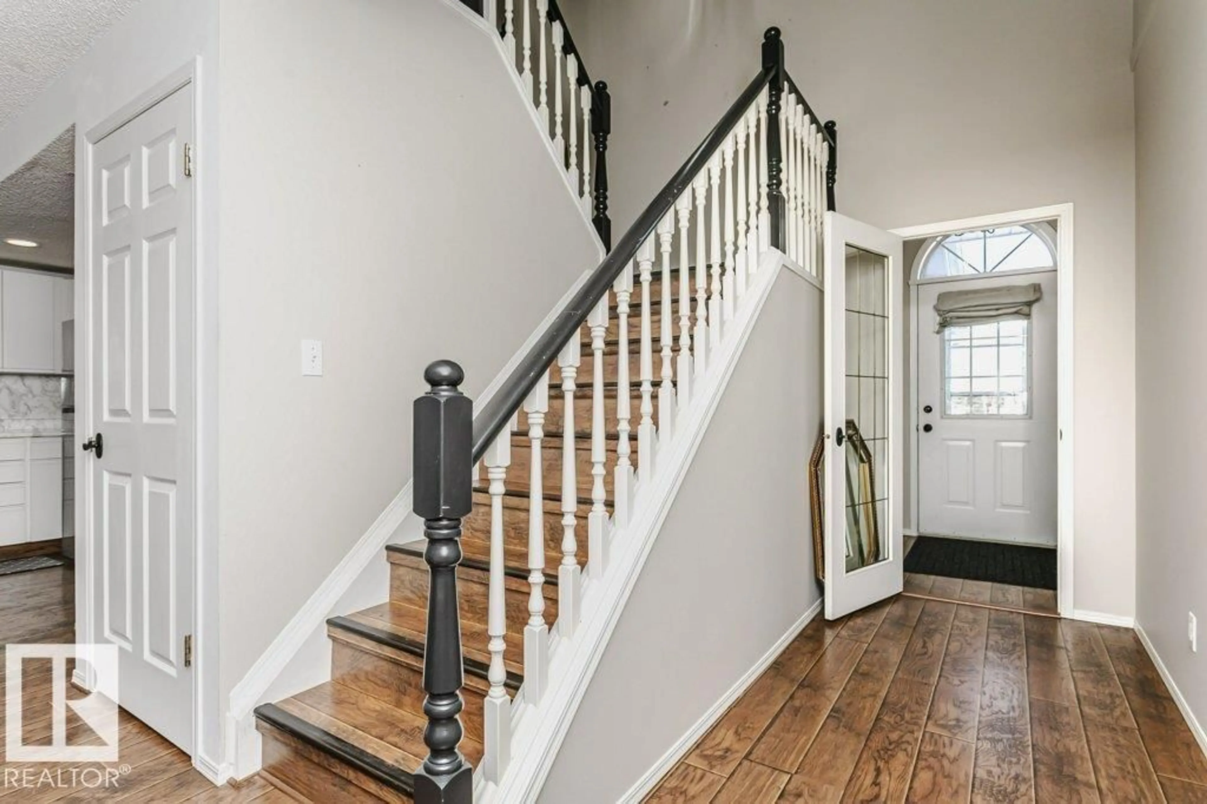 Stairs for #3 - 20 DEERBOURNE DR, St. Albert Alberta T8N6E1