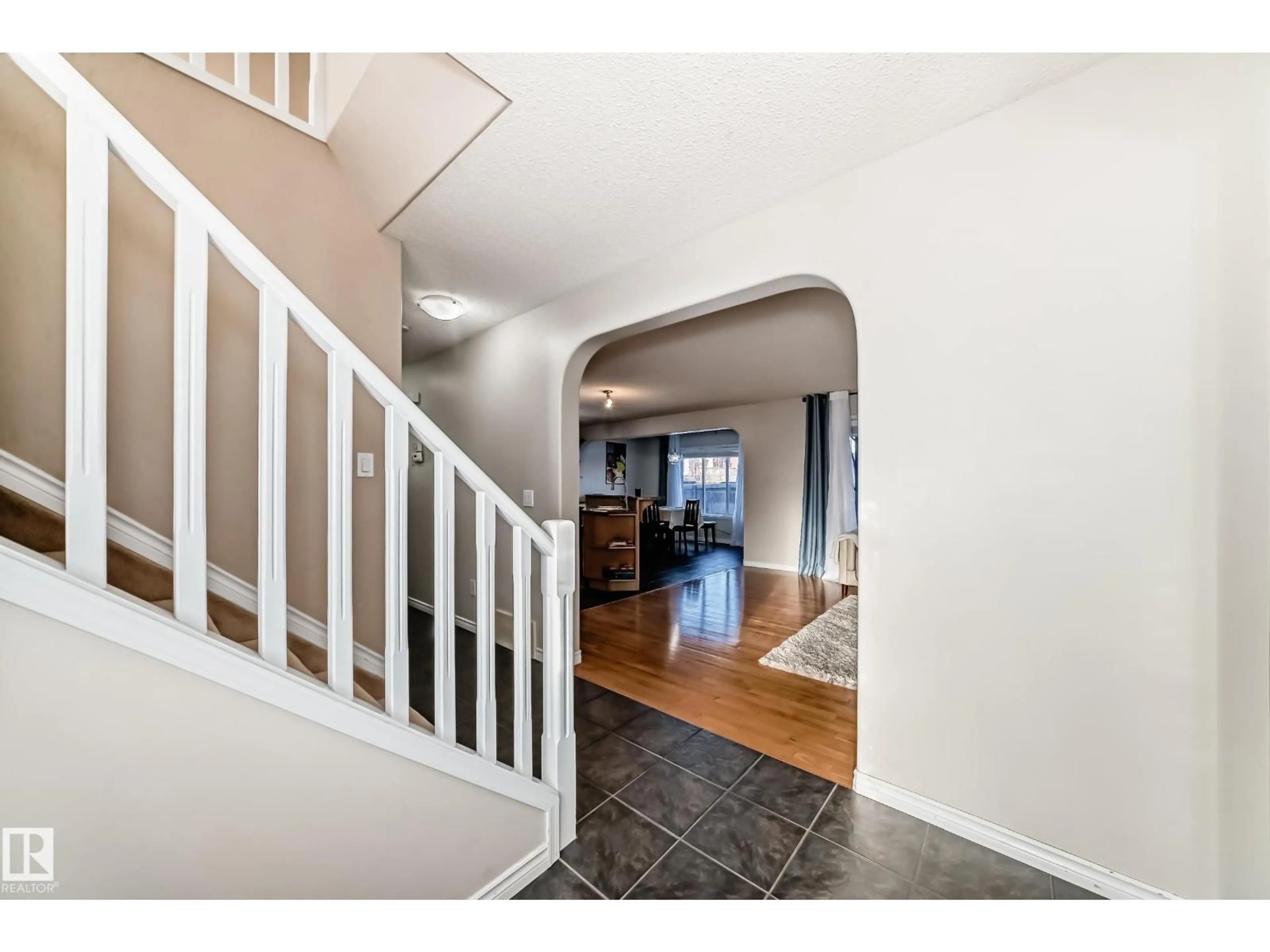 Indoor entryway for 5814 165 AV, Edmonton Alberta T5Y0B4