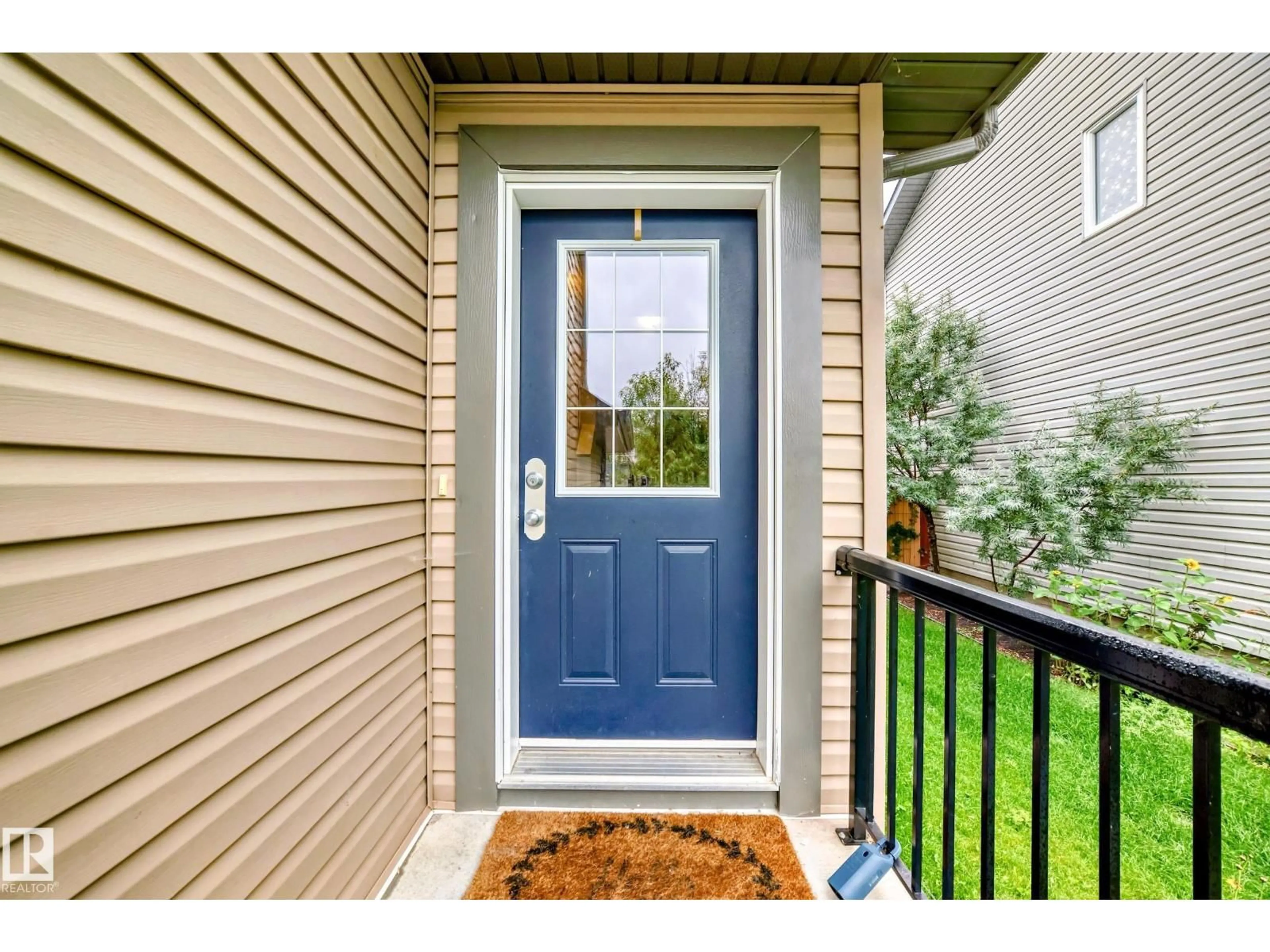Indoor entryway for 106 RUE MONIQUE, Beaumont Alberta T4X0G3
