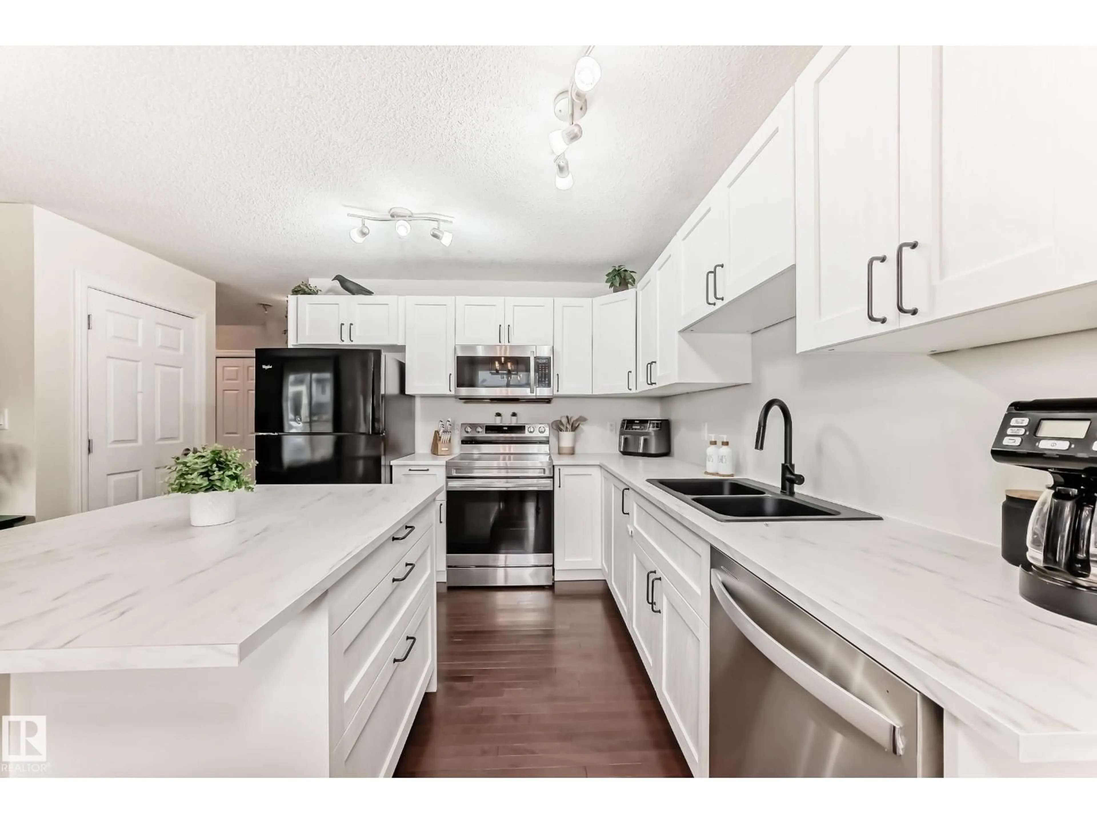 Open concept kitchen, unknown for 106 RUE MONIQUE, Beaumont Alberta T4X0G3