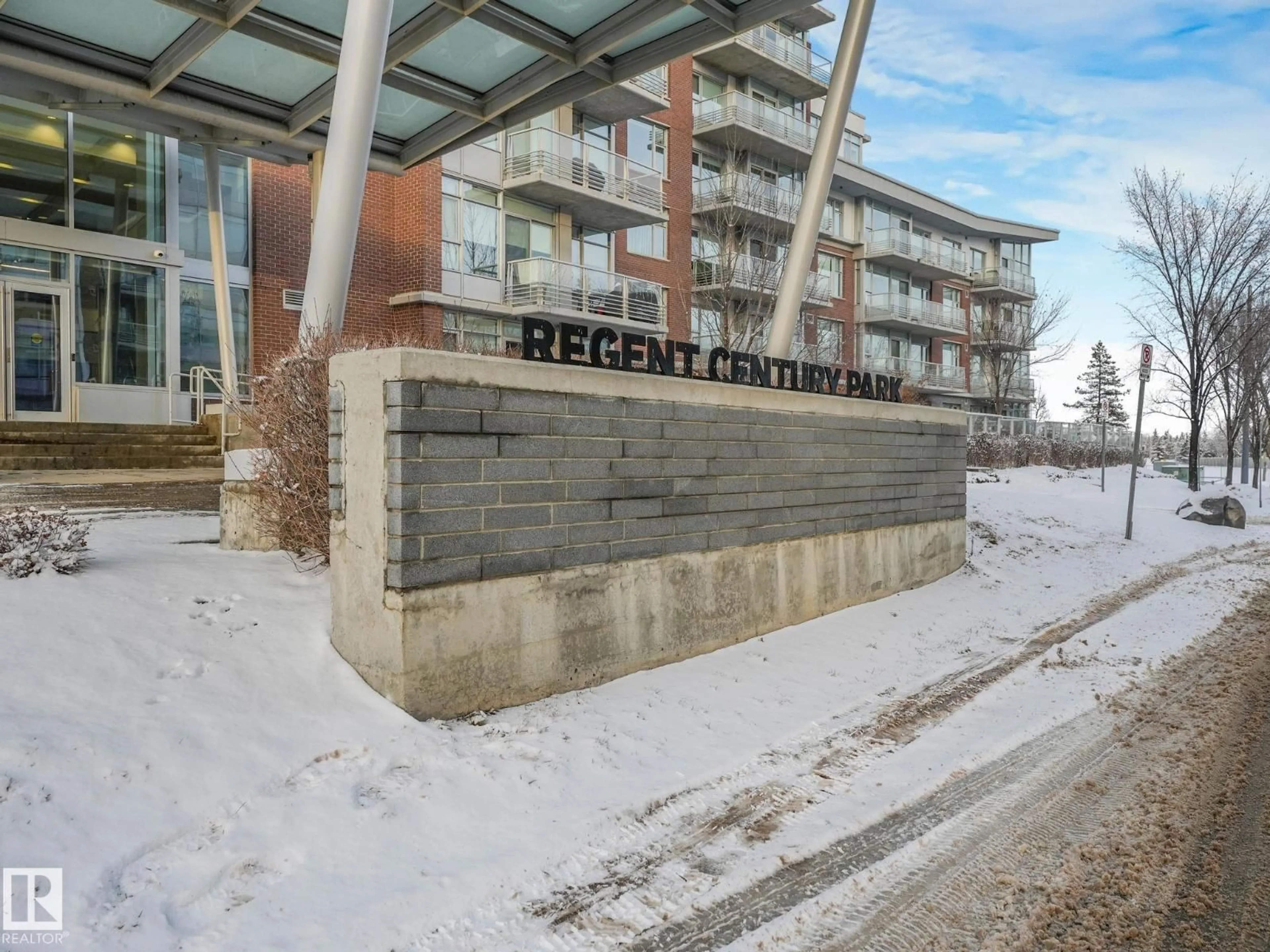 Indoor foyer for NW - 2606 109 ST, Edmonton Alberta T6J3S9