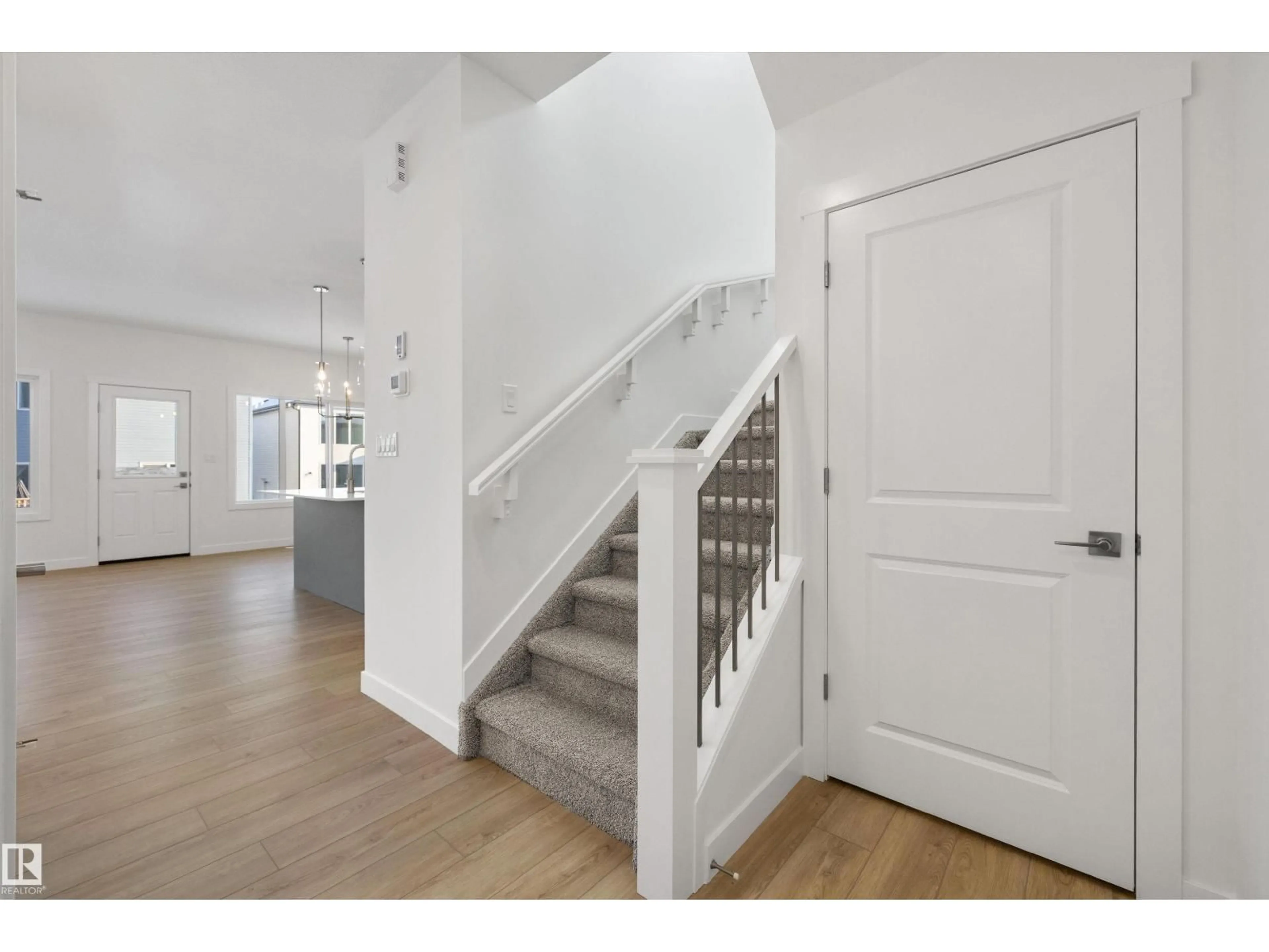 Unknown for NE - 17349 6A ST, Edmonton Alberta T5Y4E9