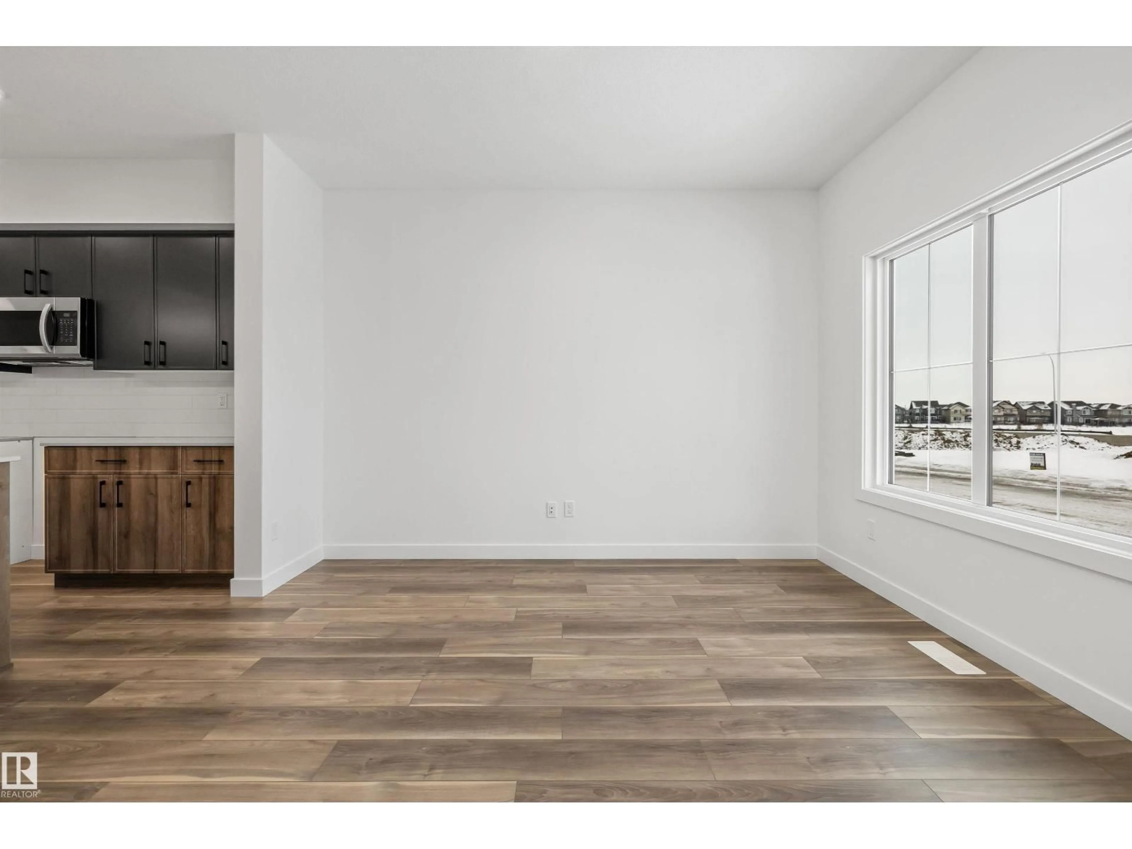 A pic of a room for 19051 20 AV, Edmonton Alberta T6M3E8