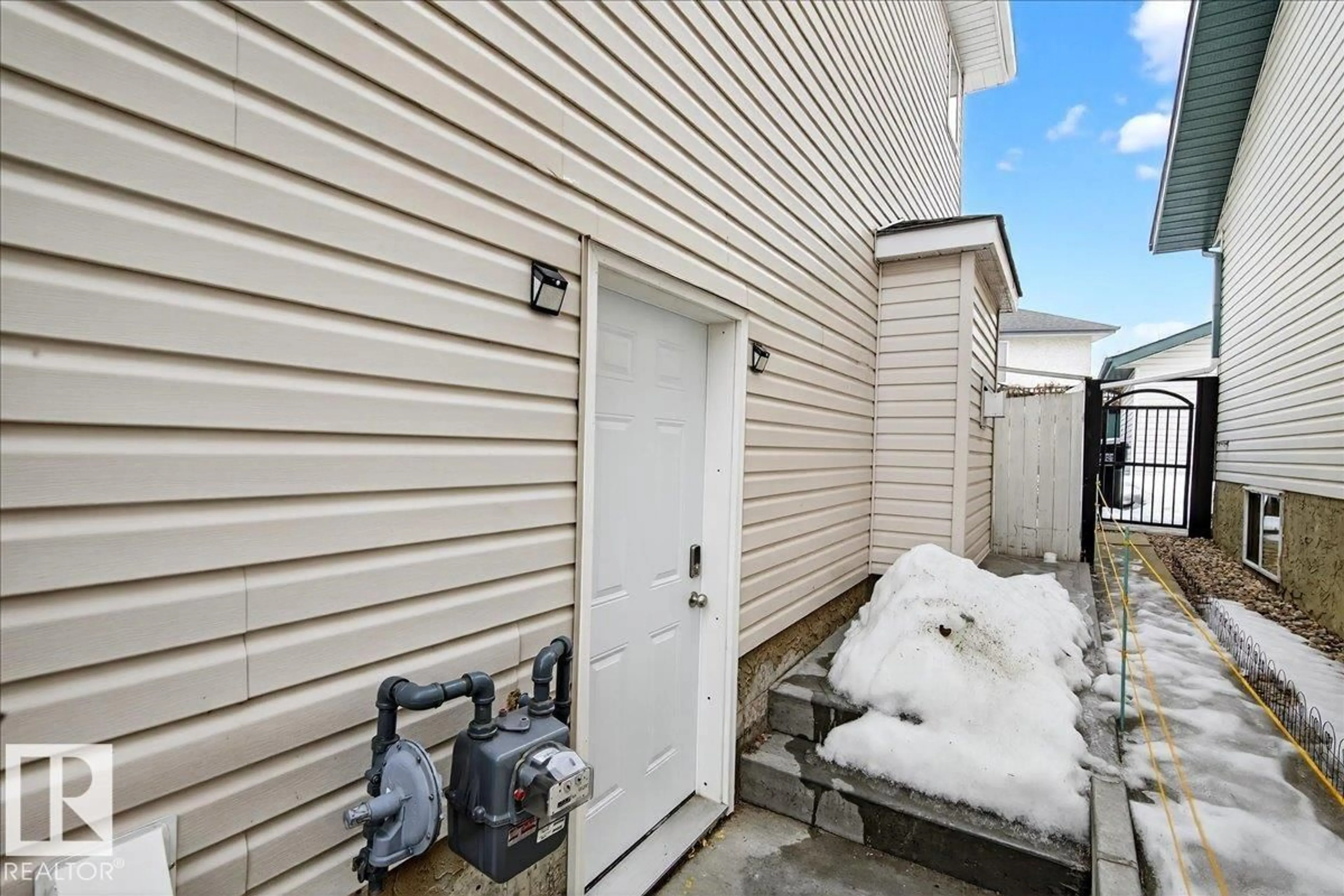 Patio, street for NW - 15736 133 ST, Edmonton Alberta T6V1E5