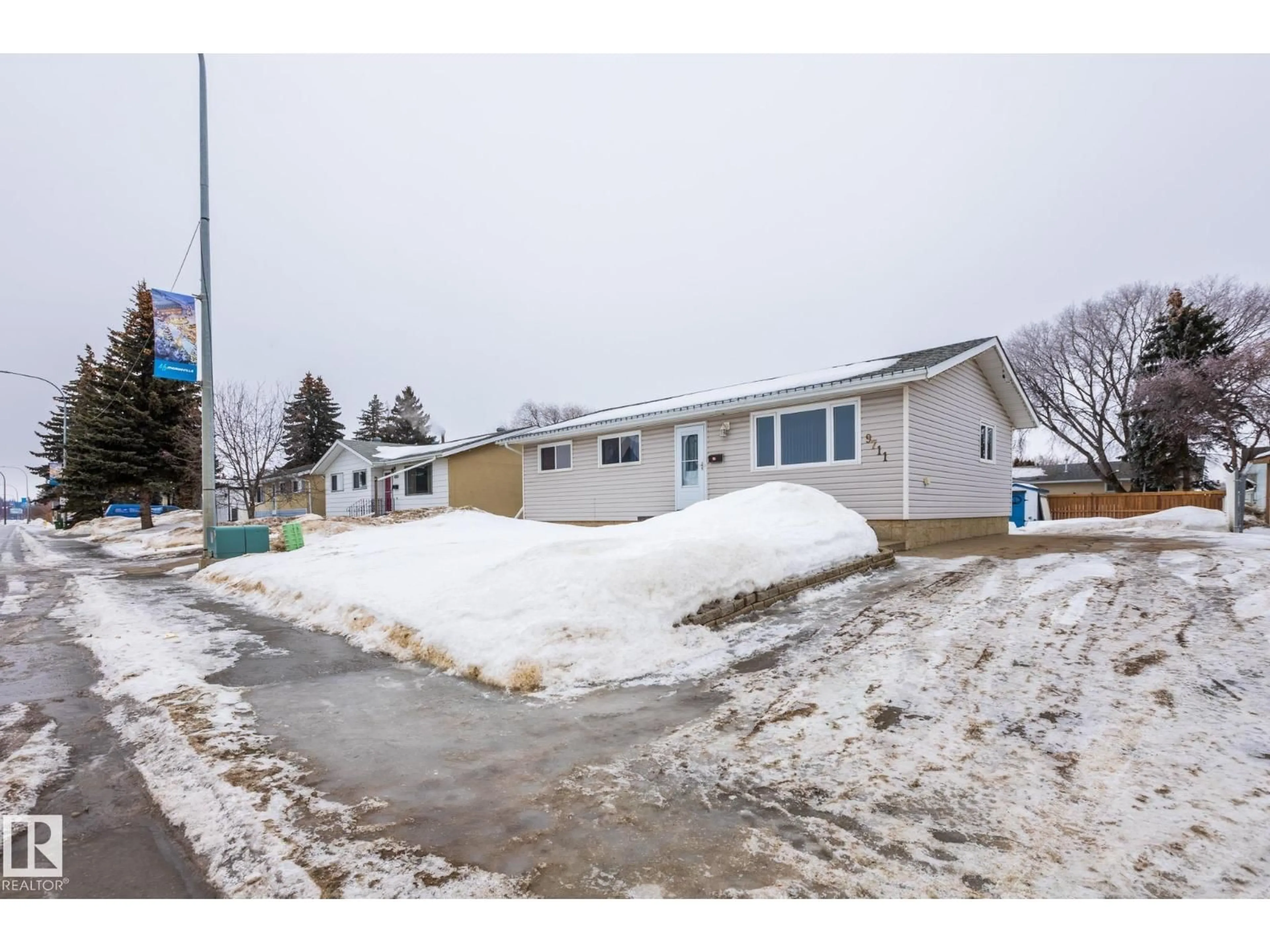 Unknown for 9711 100 AV, Morinville Alberta T8R1G6