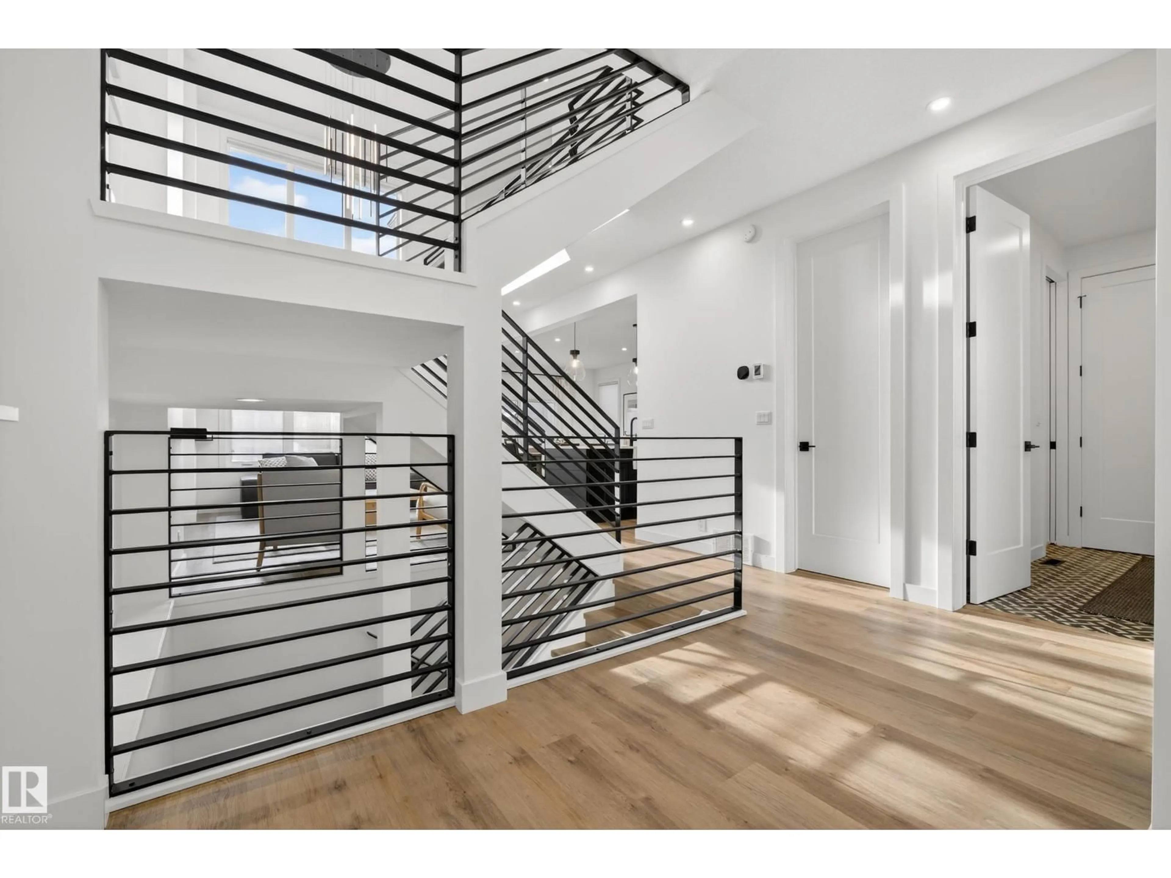 Indoor entryway for 100 ABERDEEN CR, Sherwood Park Alberta T8H2X3