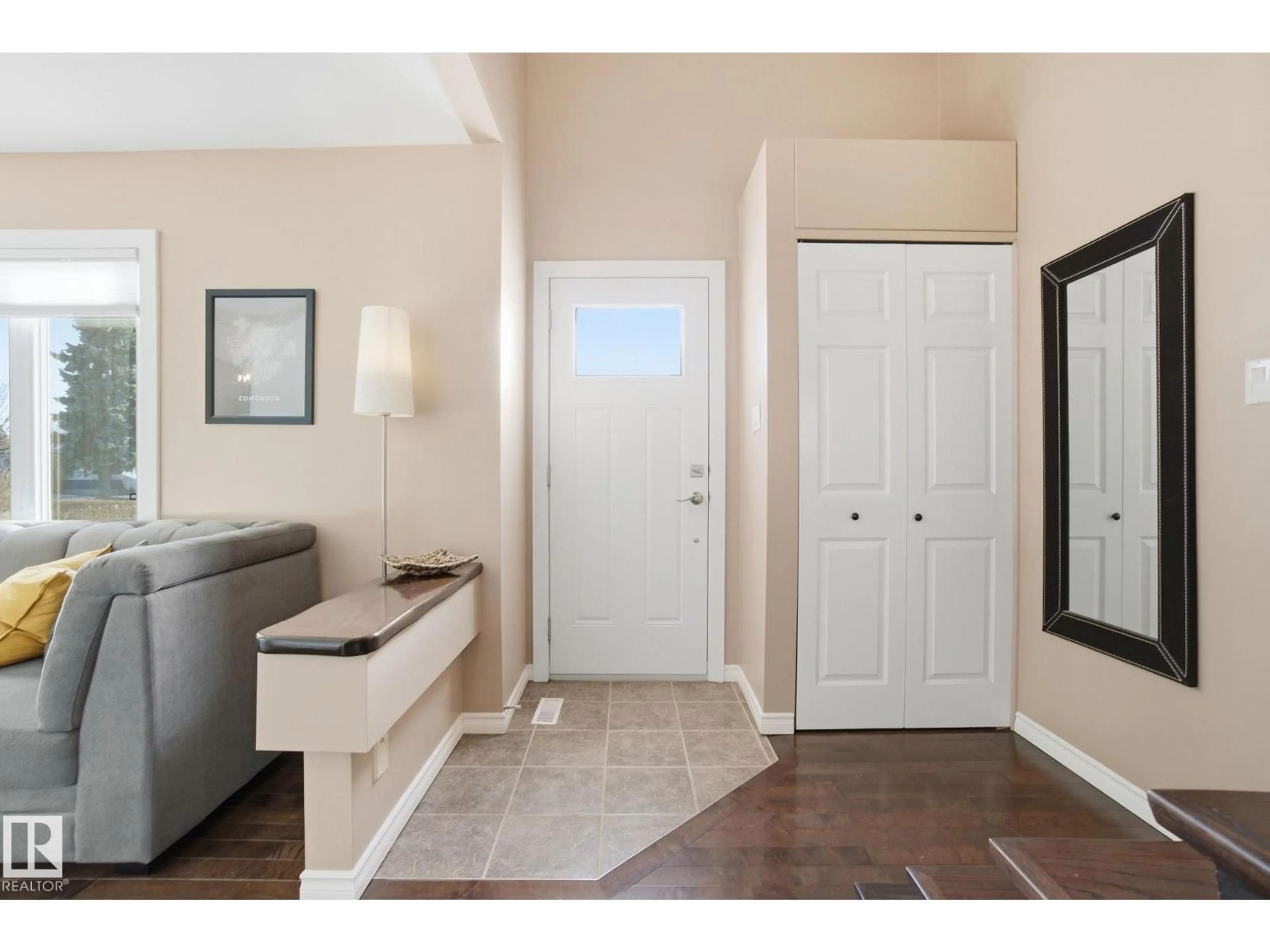 Indoor entryway for 15408 79A AV, Edmonton Alberta T5R3H5