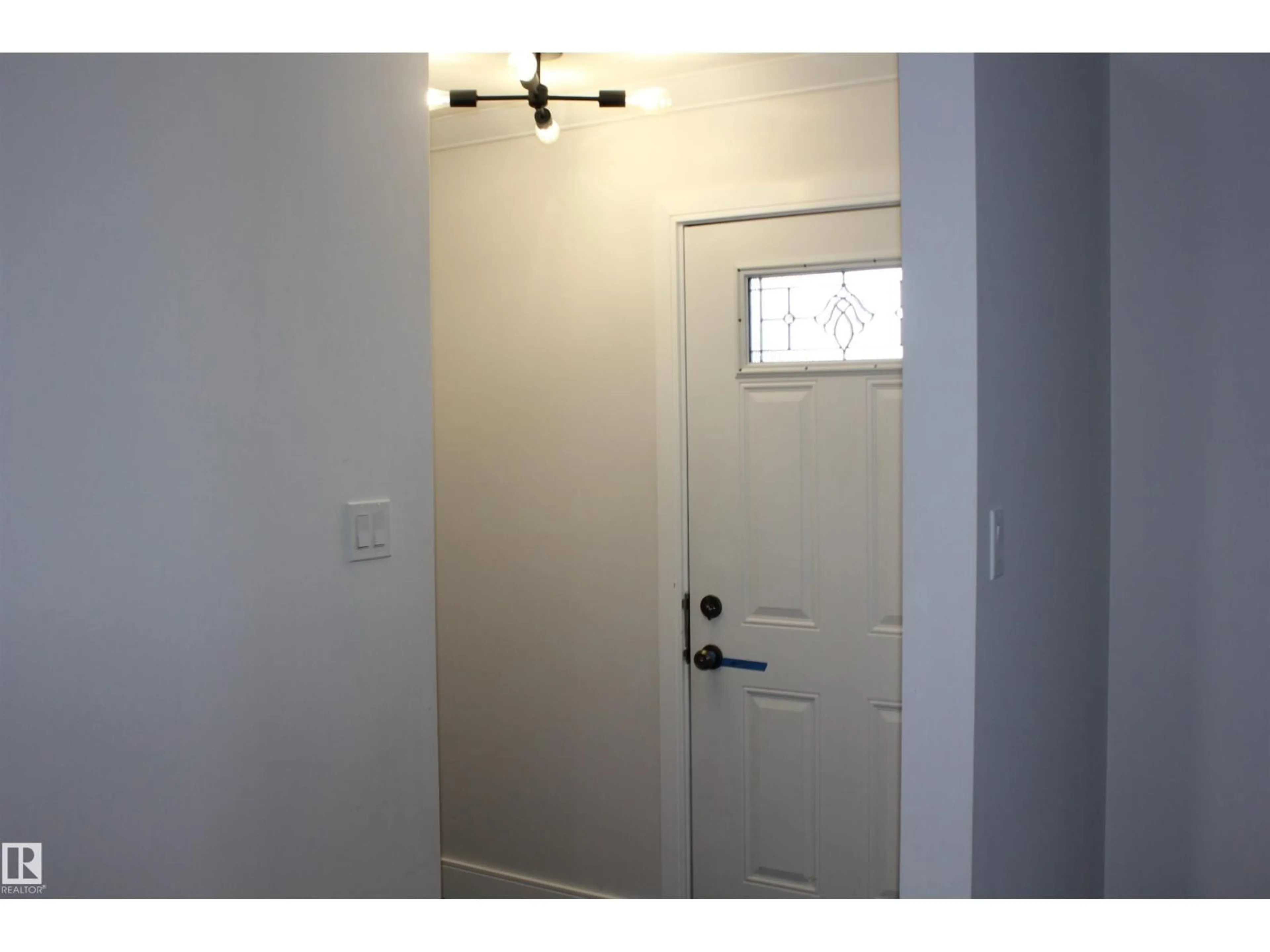 Indoor entryway for 5105 59 AV, Elk Point Alberta T0A1A0