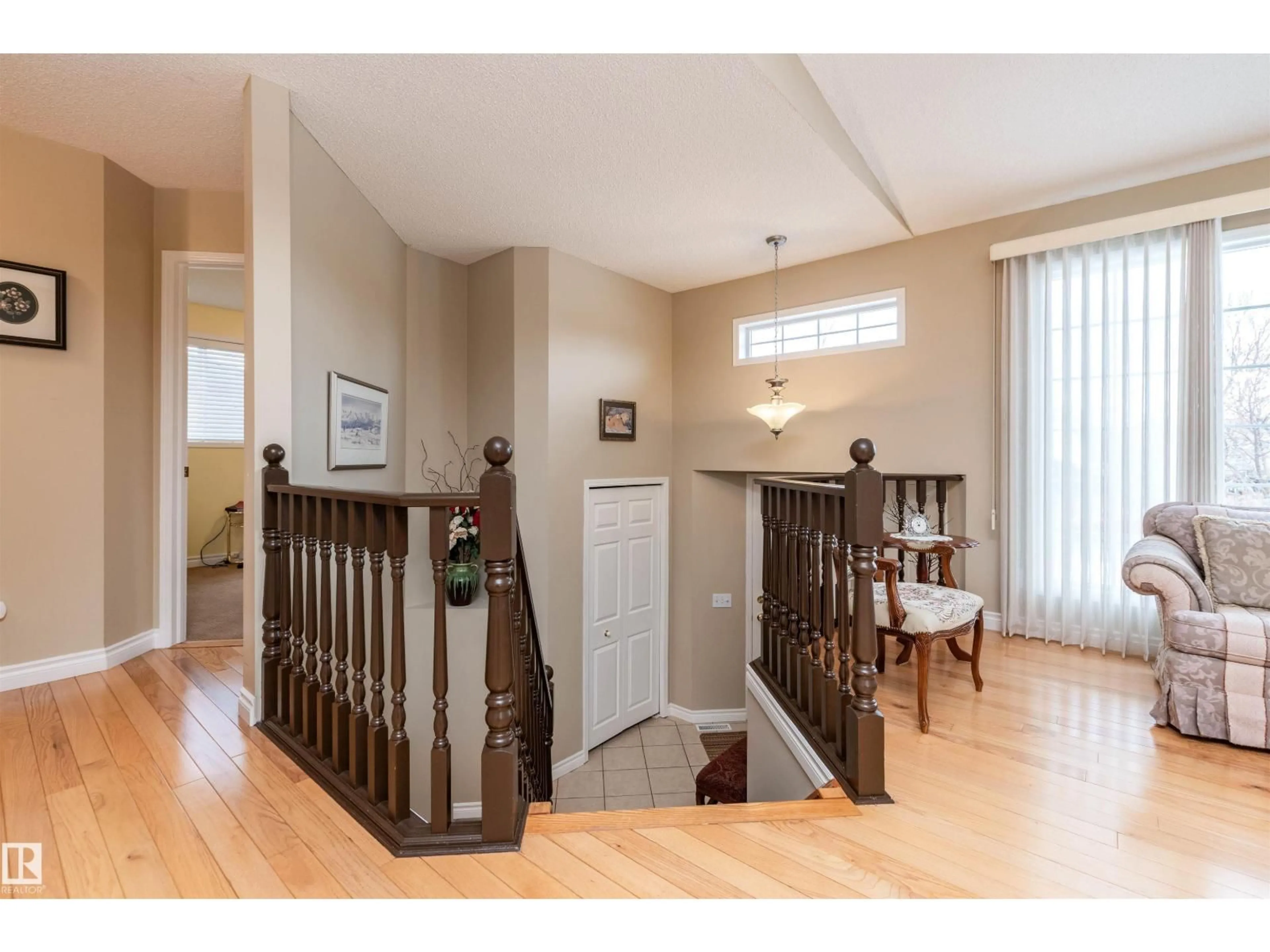 Indoor entryway for 242 RAINBOW CR, Sherwood Park Alberta T8A5W2