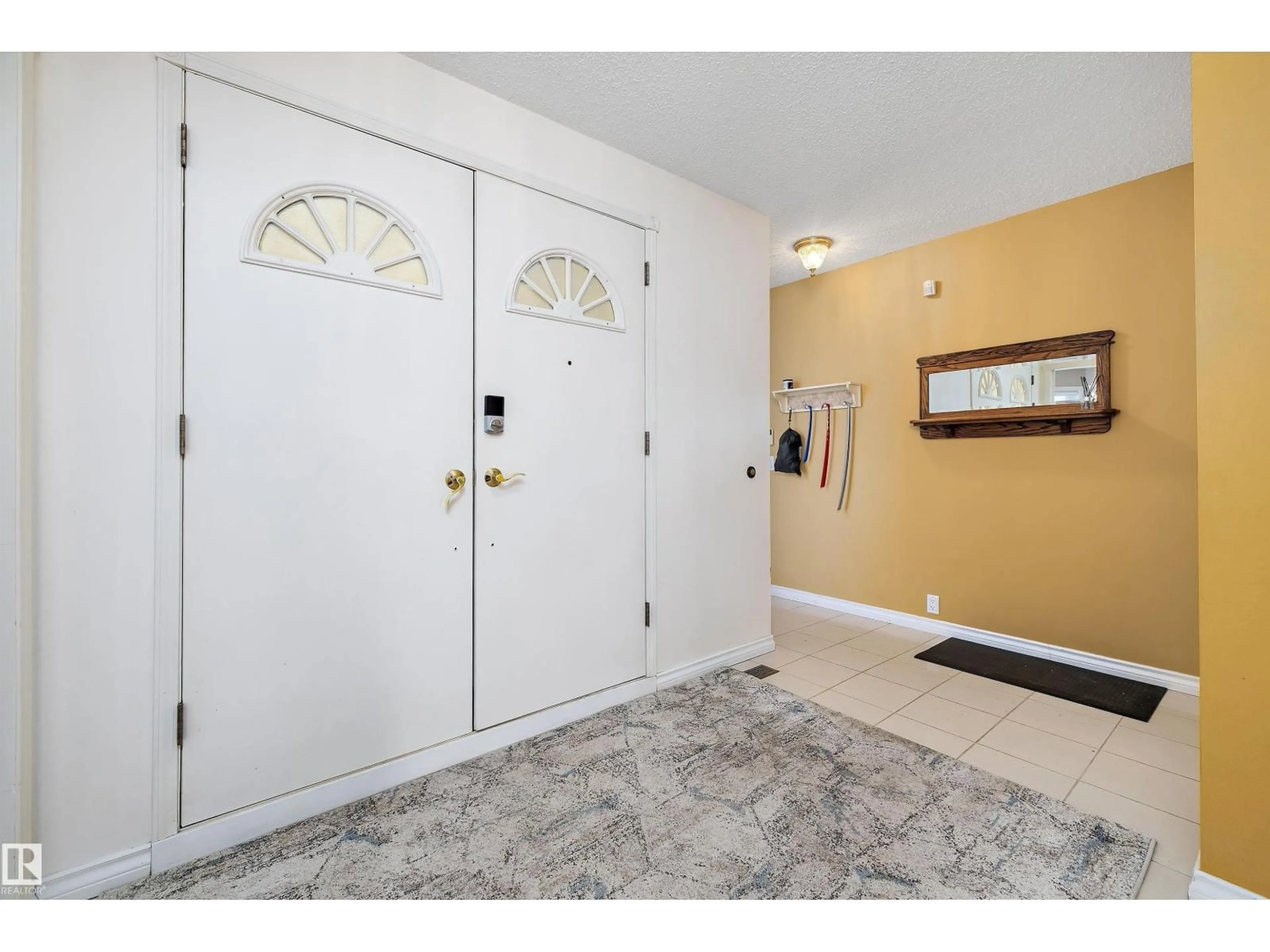 Indoor entryway for NW - 1027 109 ST, Edmonton Alberta T6J5G2