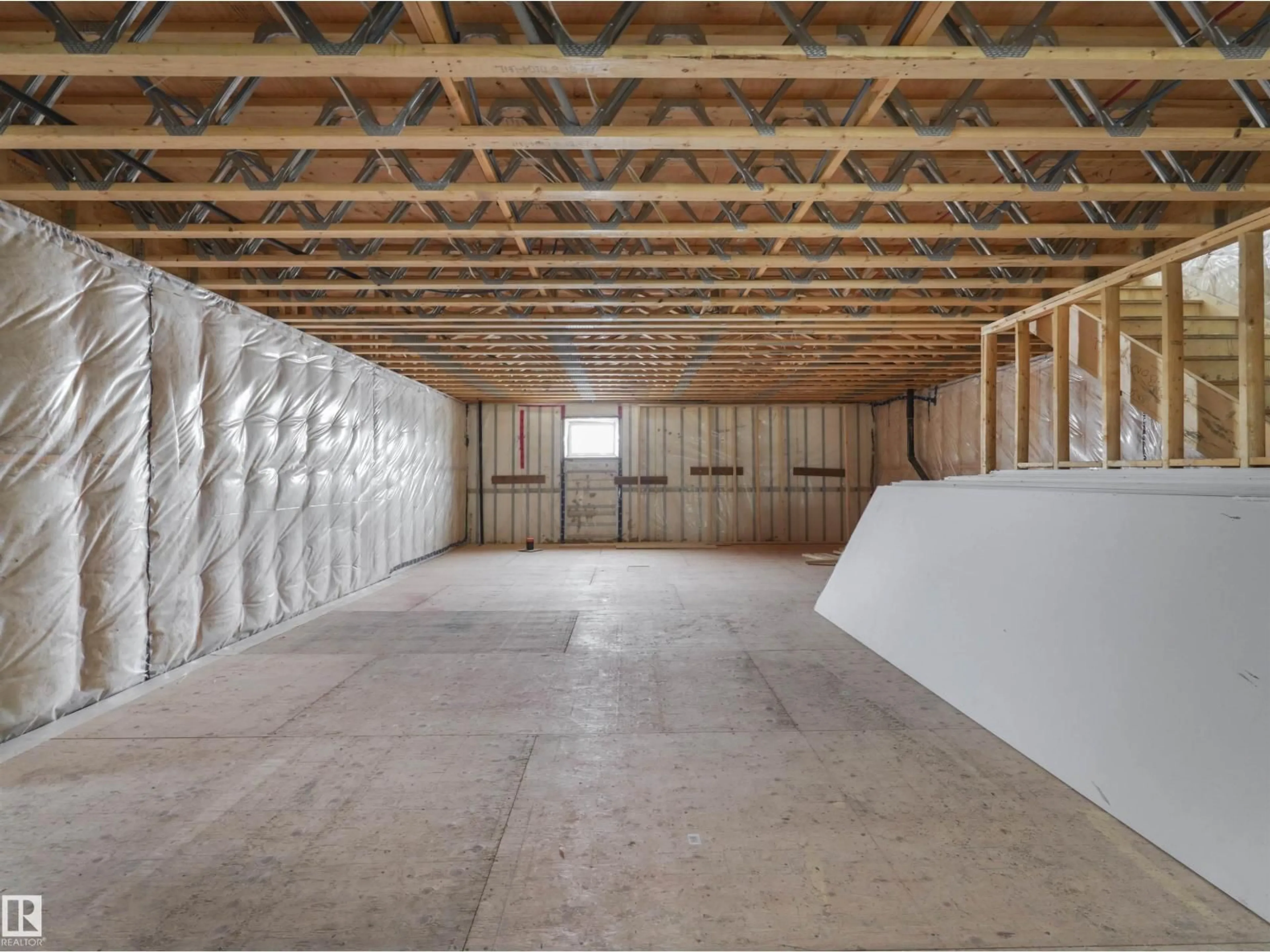 Indoor garage for 2748 BLATCHFORD RD, Edmonton Alberta T5G0W6