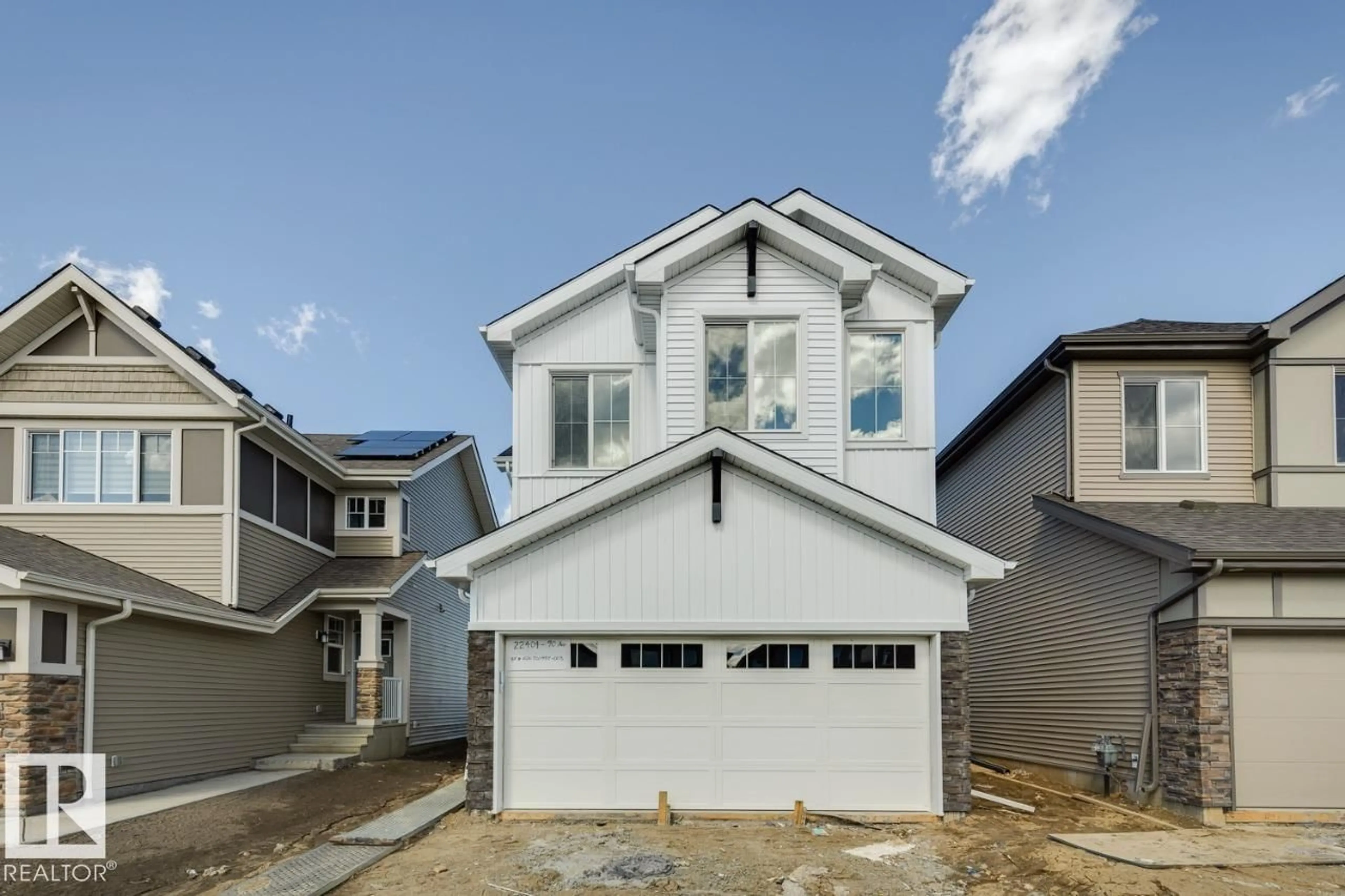 Home with vinyl exterior material, street for 22404 90 AV, Edmonton Alberta T5T7X2