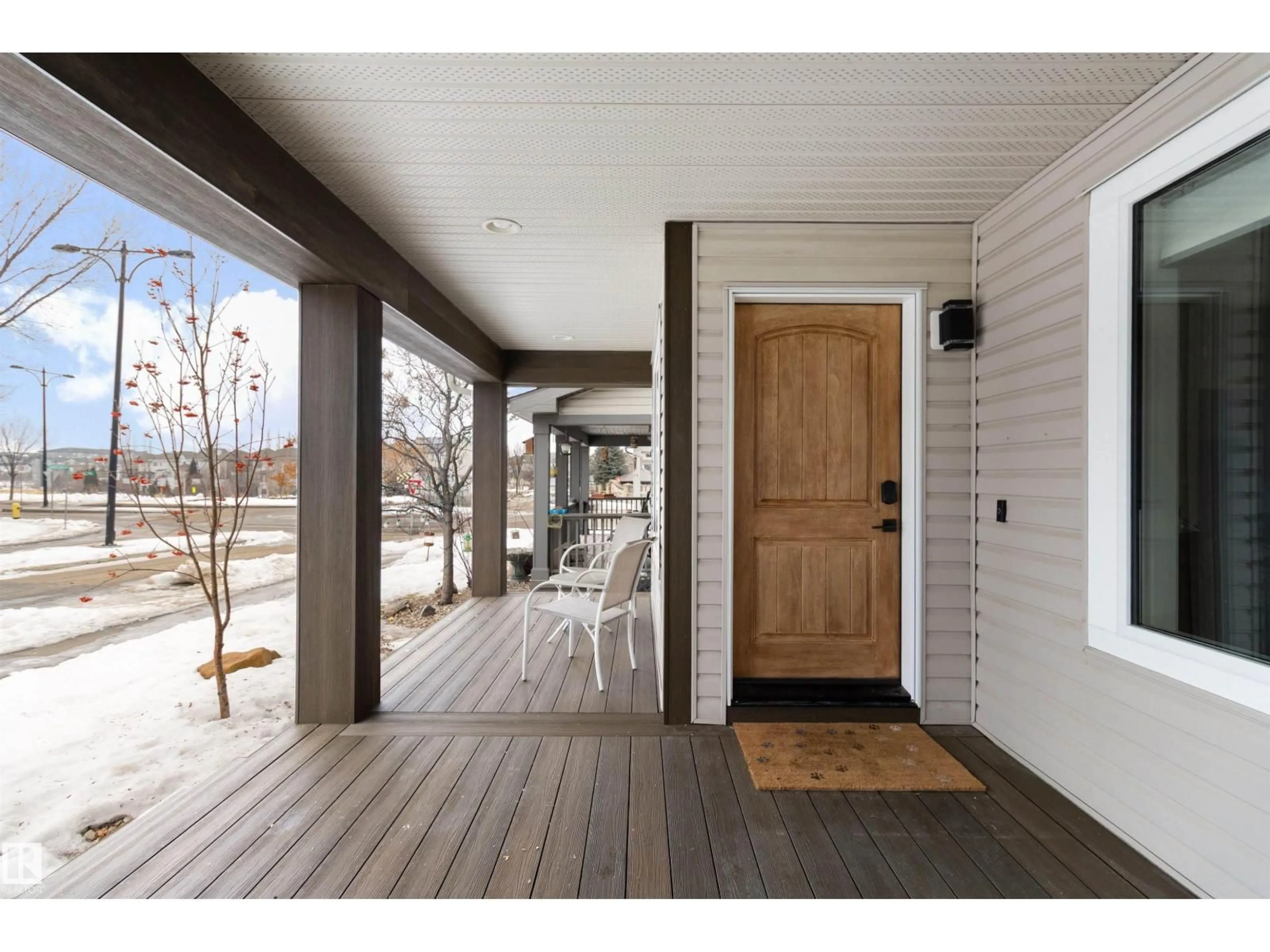 Indoor entryway for 7 SUMMERLAND WY, Sherwood Park Alberta T8H2P2