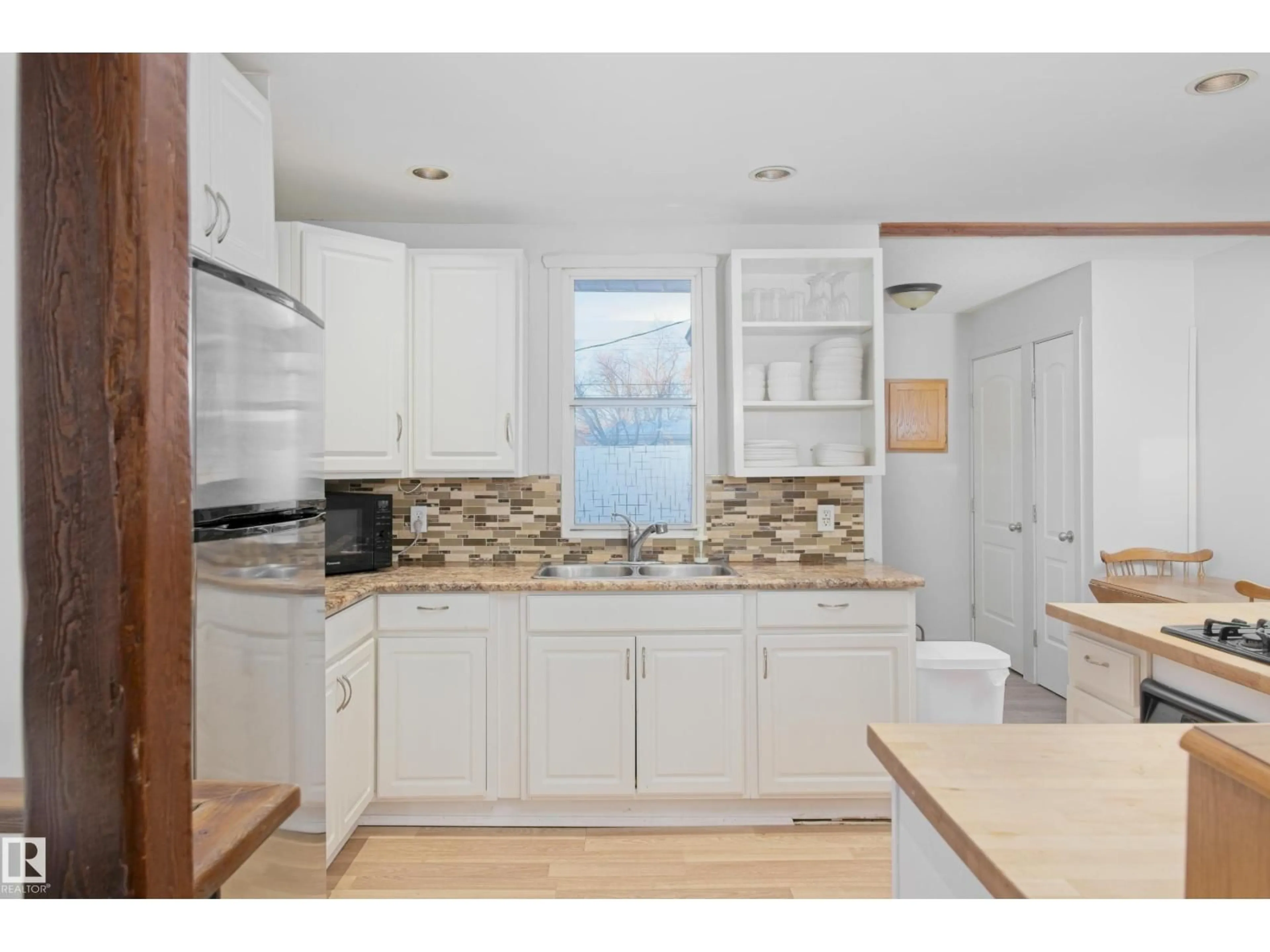 Unknown for 5016 53 ST, Barrhead Alberta T7N1E8