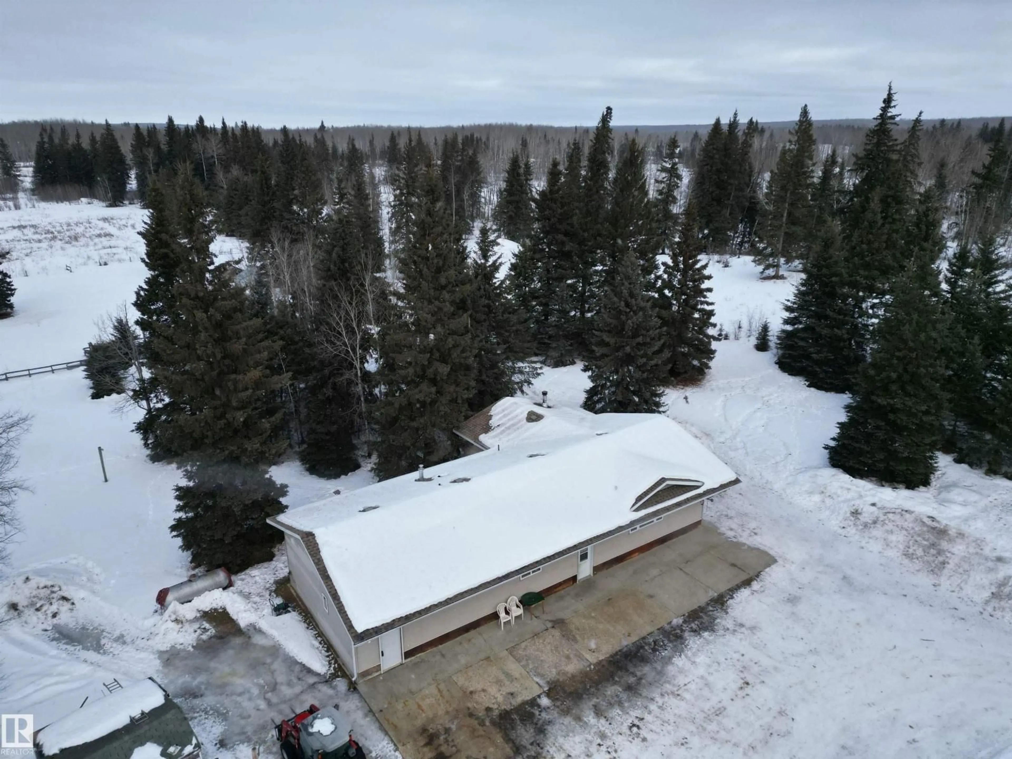 A pic from outside/outdoor area/front of a property/back of a property/a pic from drone, unknown for 60104 RGE ROAD 240A, Rural Westlock County Alberta T0G0P0