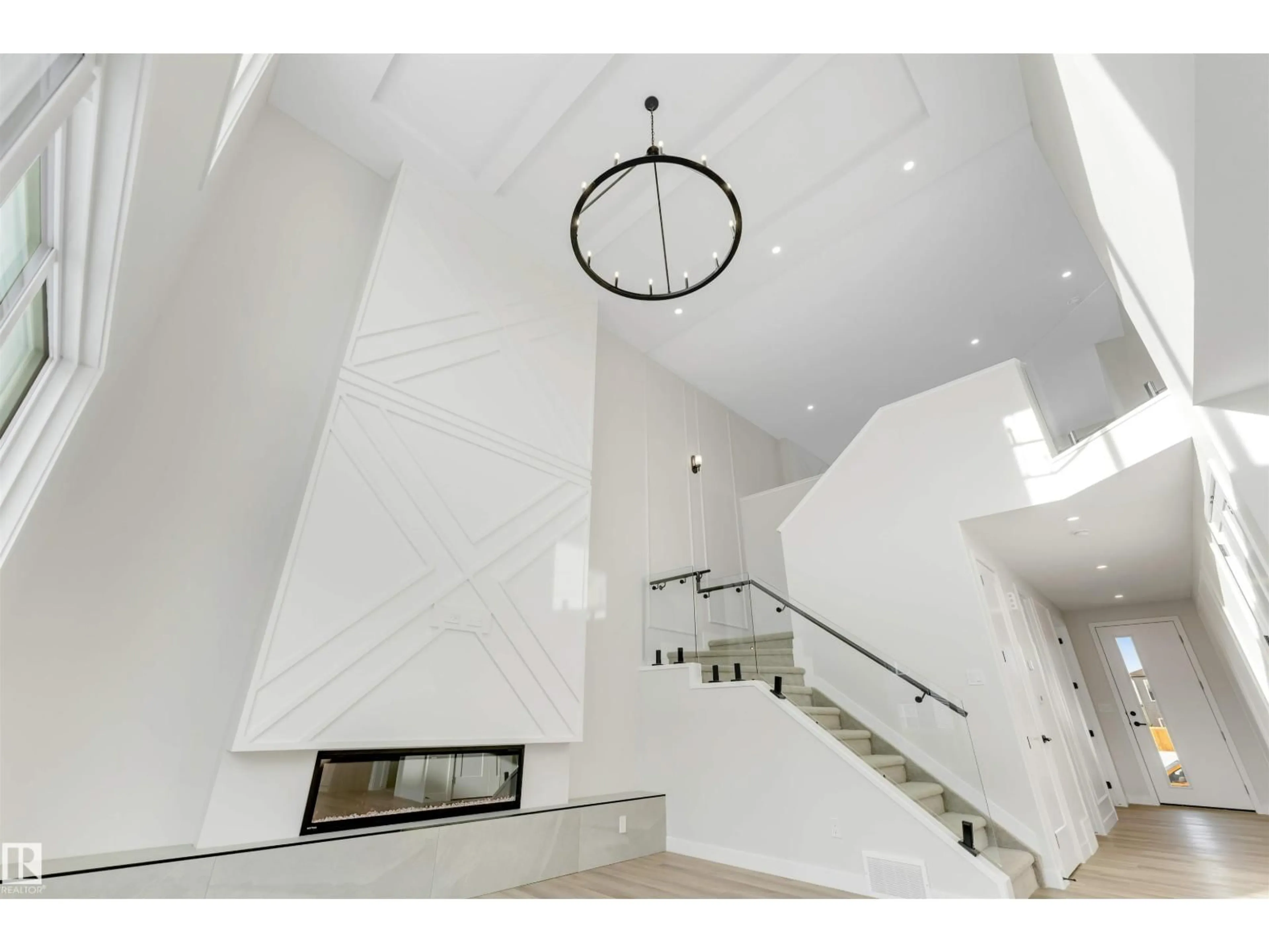 Indoor foyer for LI SW - 5807 KOOTOOK LINK, Edmonton Alberta T6W4K5