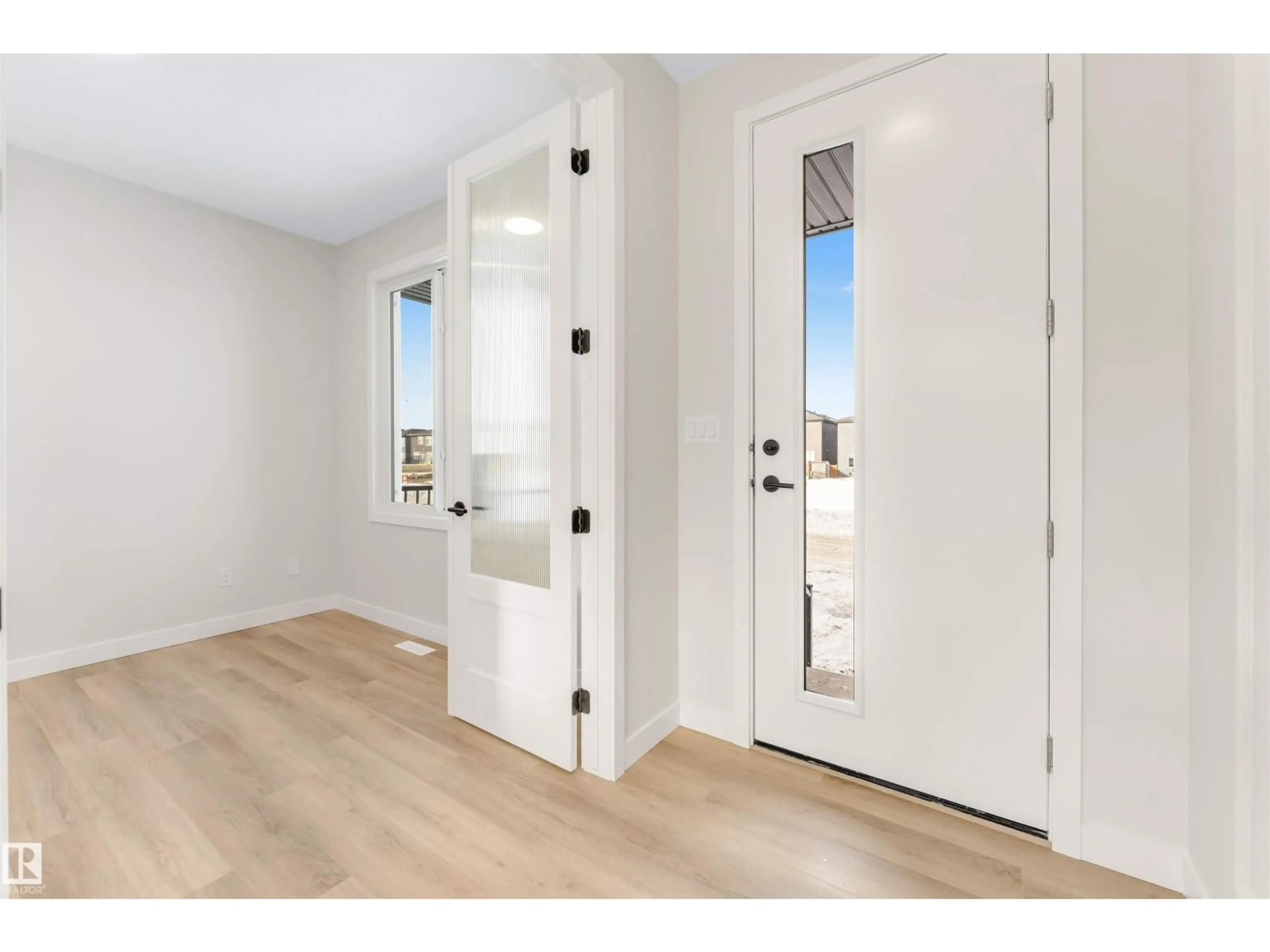Indoor entryway for LI SW - 5807 KOOTOOK LINK, Edmonton Alberta T6W4K5