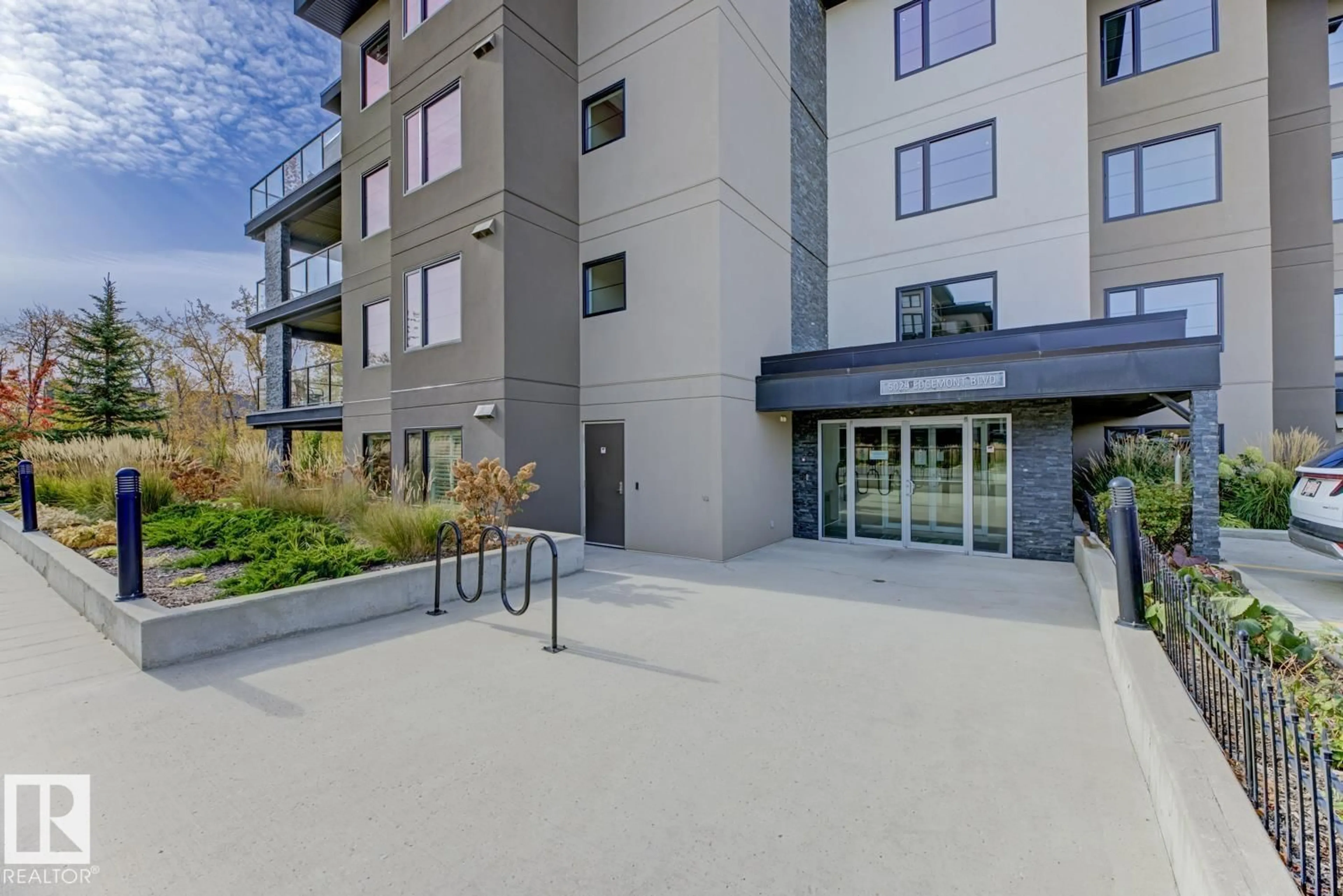 Patio, street for #210 - 5029 EDGEMONT BV, Edmonton Alberta T6M0S8