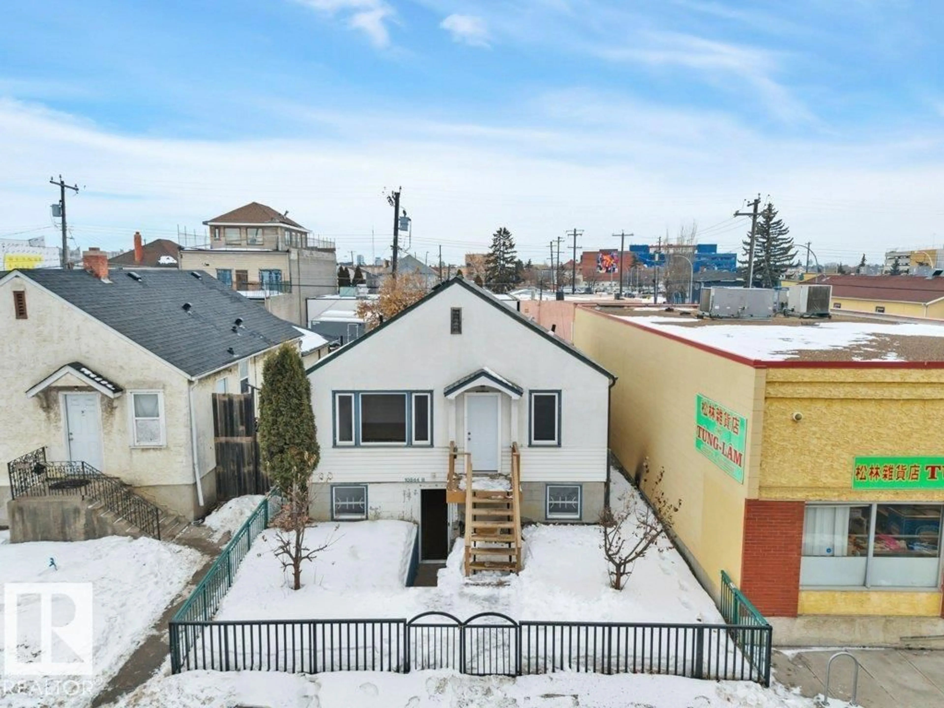 A pic from outside/outdoor area/front of a property/back of a property/a pic from drone, street for NW - 10844 97 ST, Edmonton Alberta T5H1H5