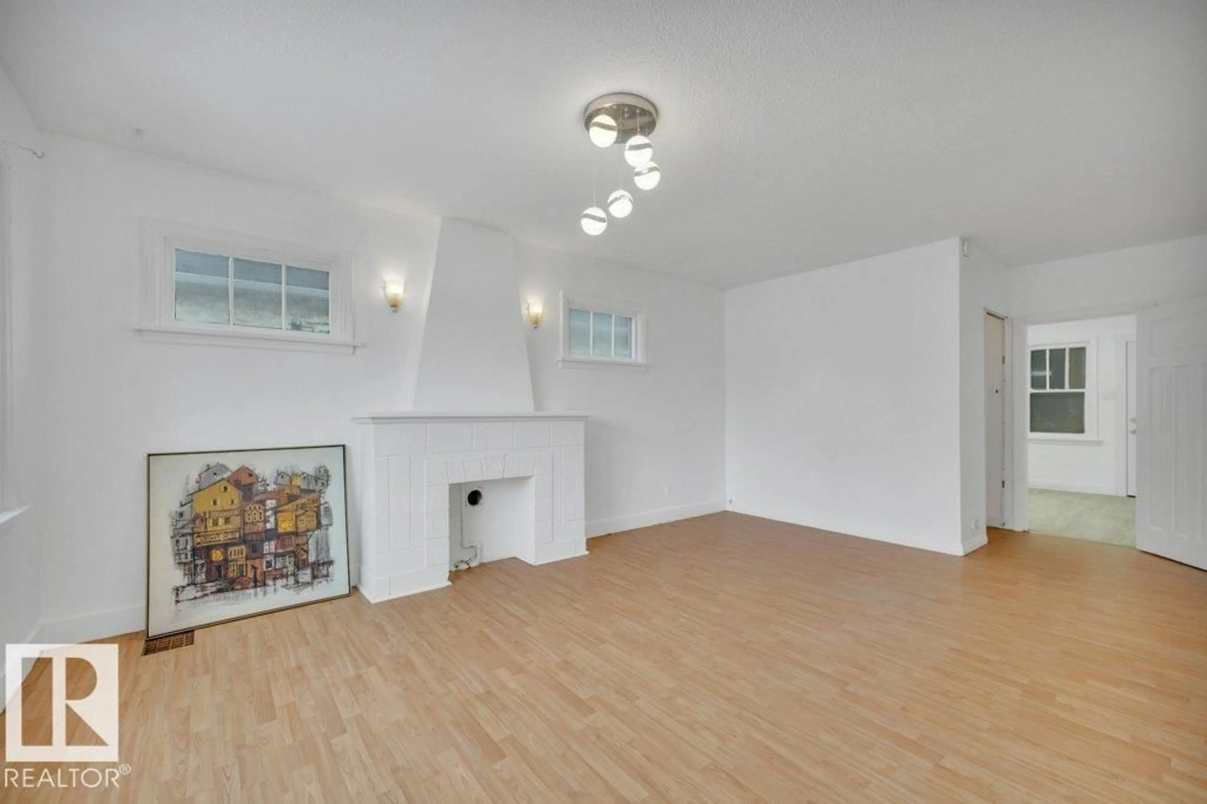 A pic of a room for NW - 10844 97 ST, Edmonton Alberta T5H1H5